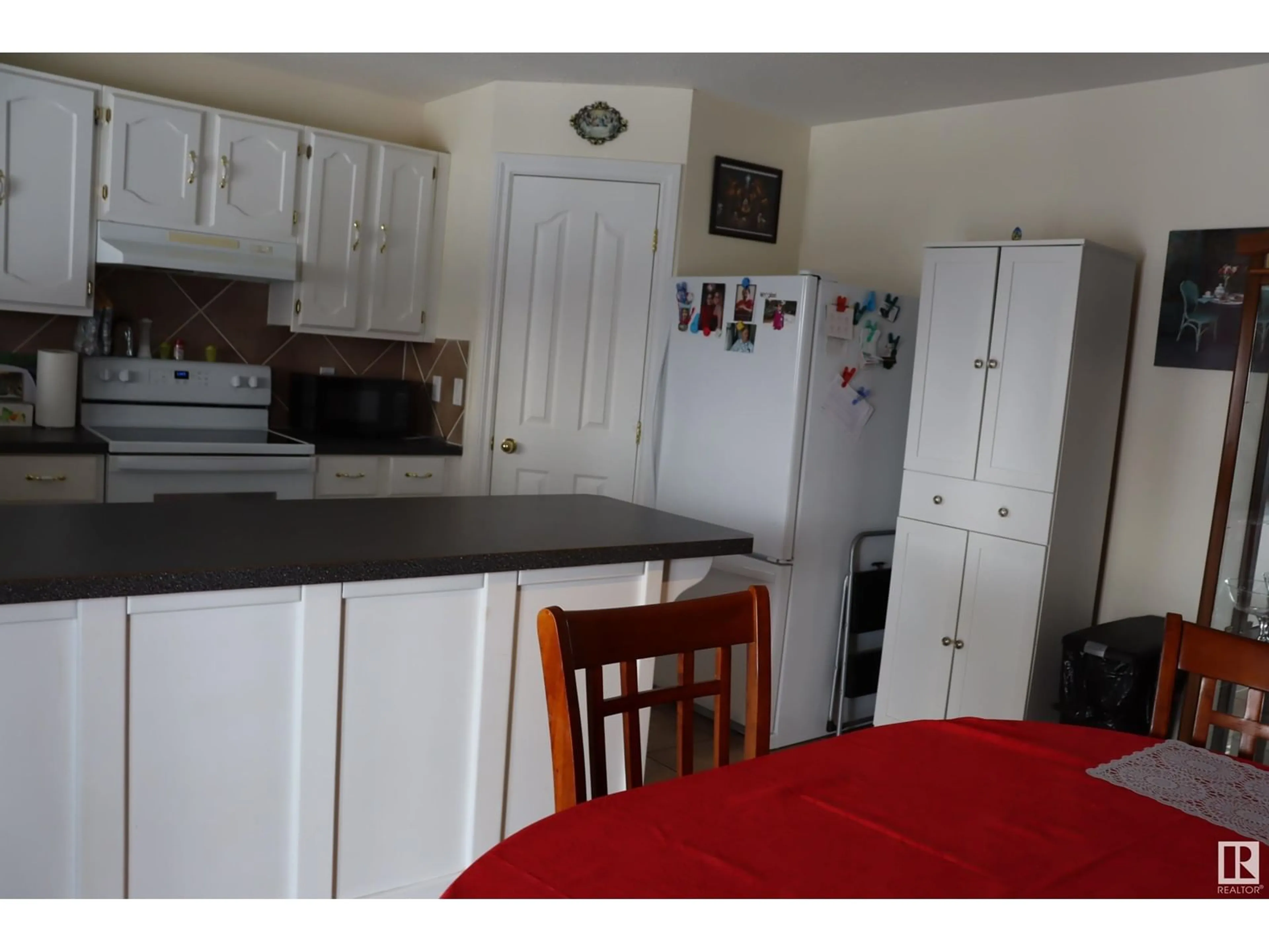 Standard kitchen, unknown for 5217 38 ave, Wetaskiwin Alberta T9A2L9