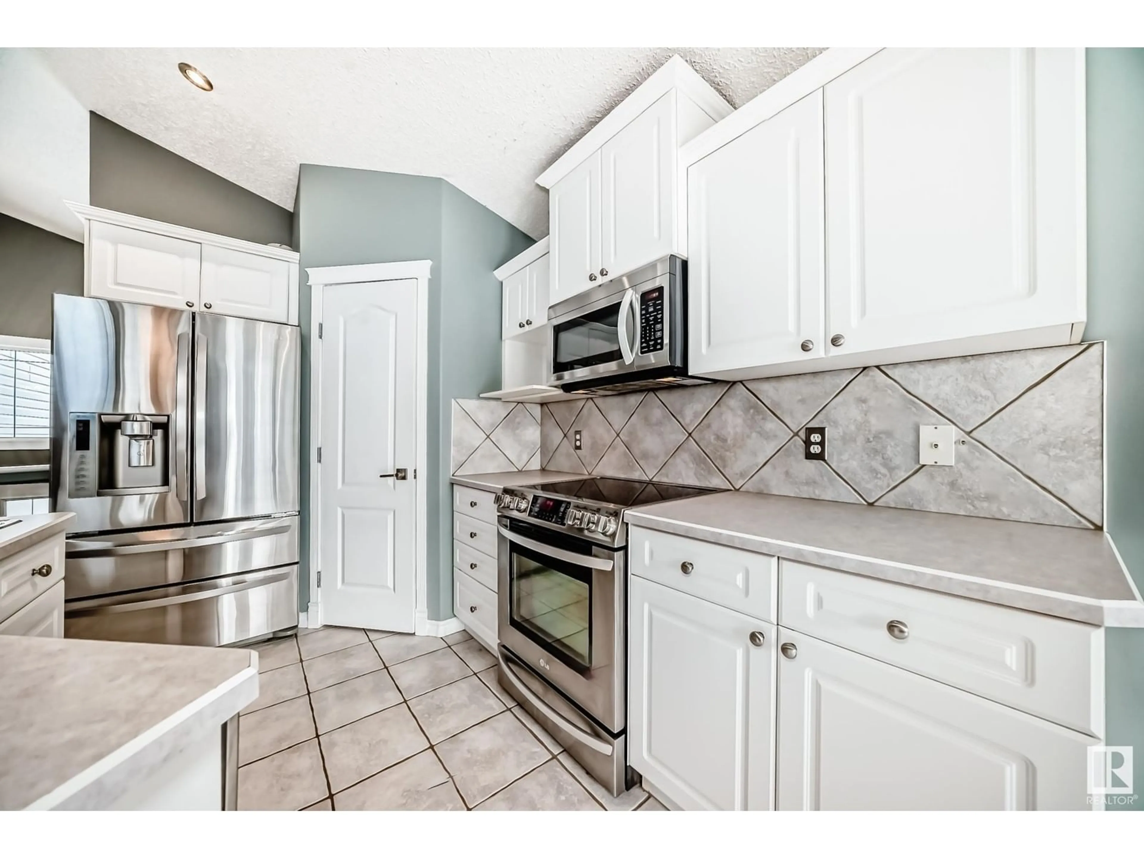 Open concept kitchen, ceramic/tile floor for 42 DELWOOD PL, St. Albert Alberta T5S0K9