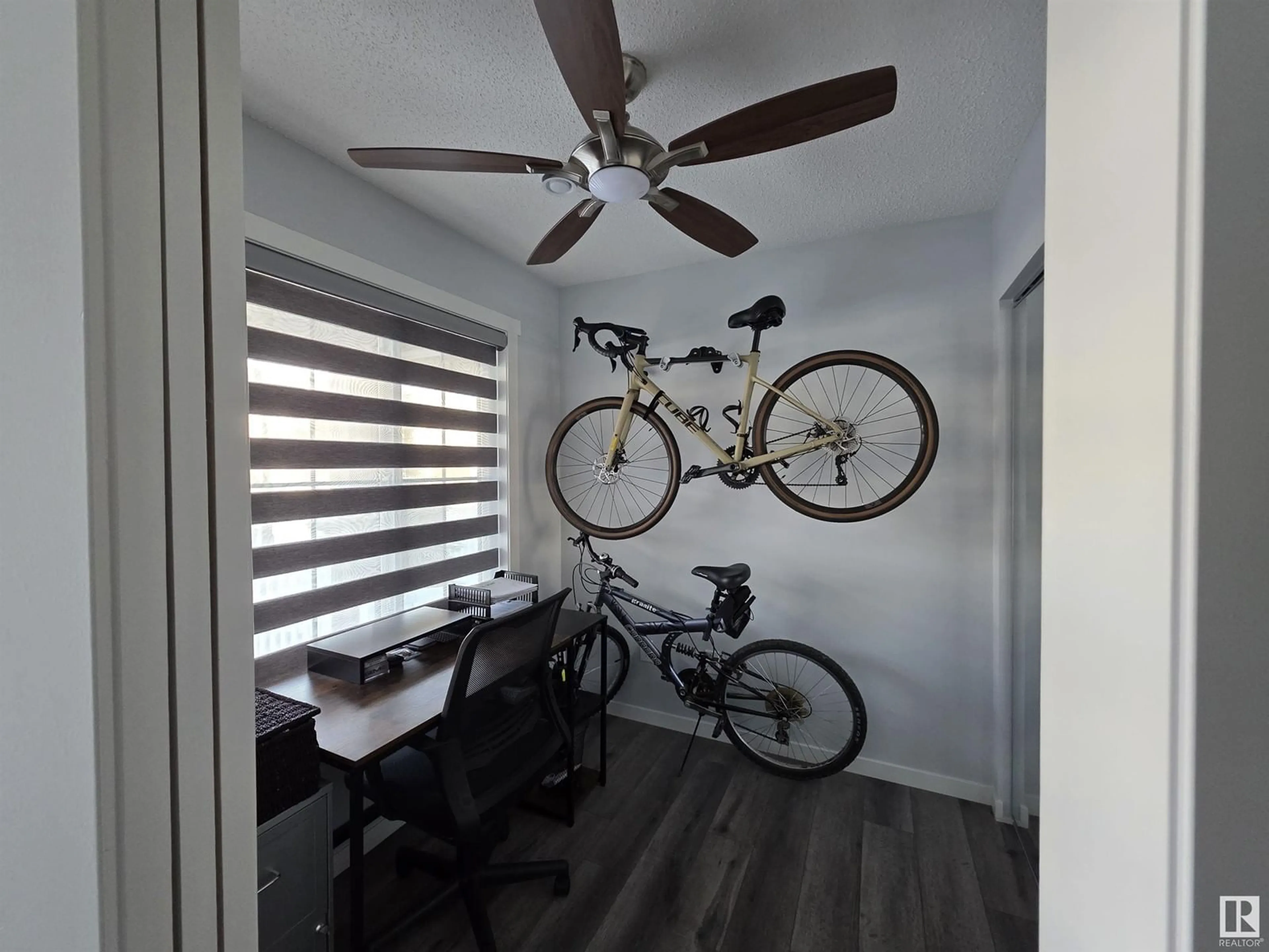 A pic of a room for 19649 28 AV, Edmonton Alberta T6M1M1