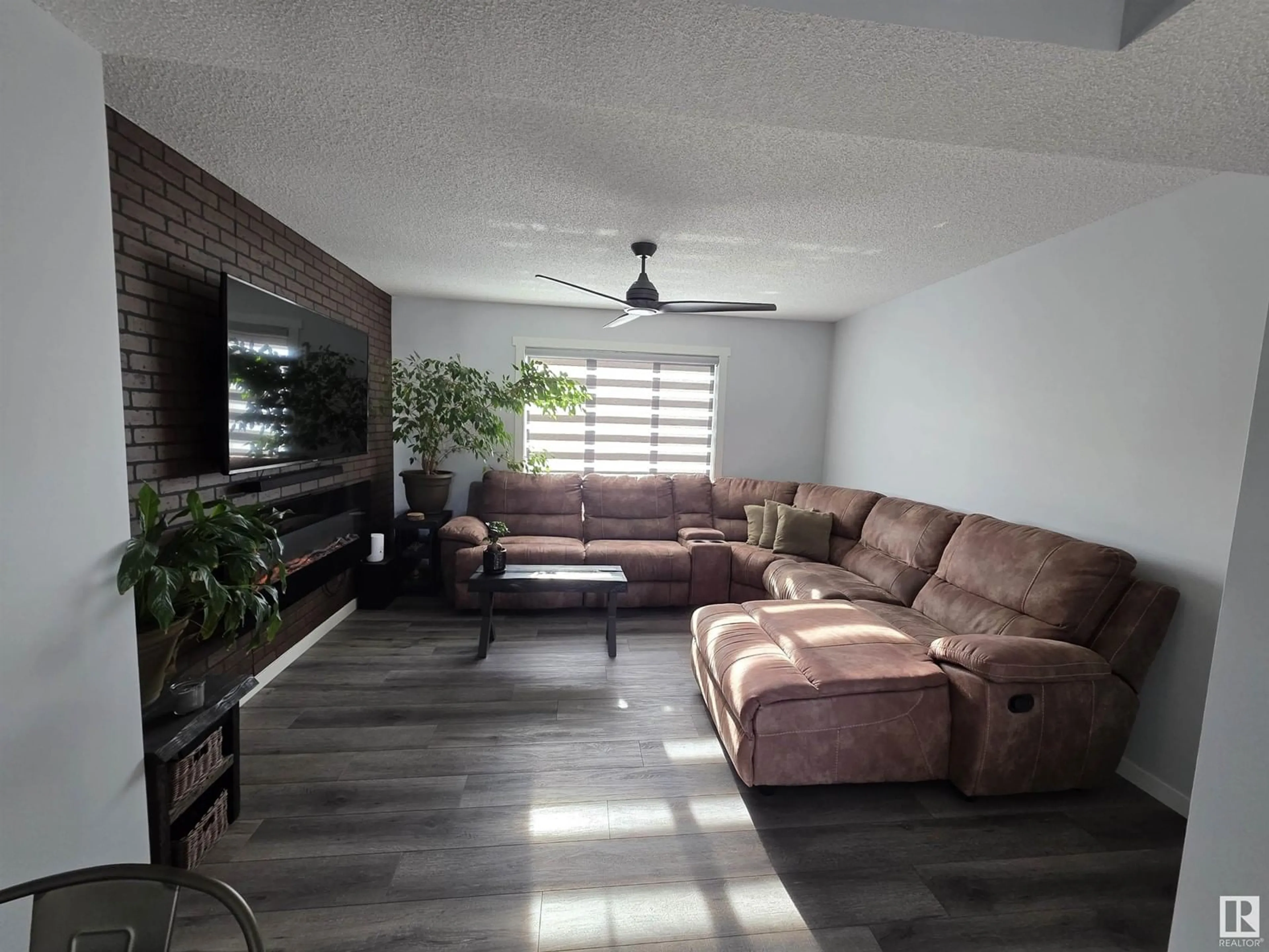 Living room with furniture, unknown for 19649 28 AV, Edmonton Alberta T6M1M1