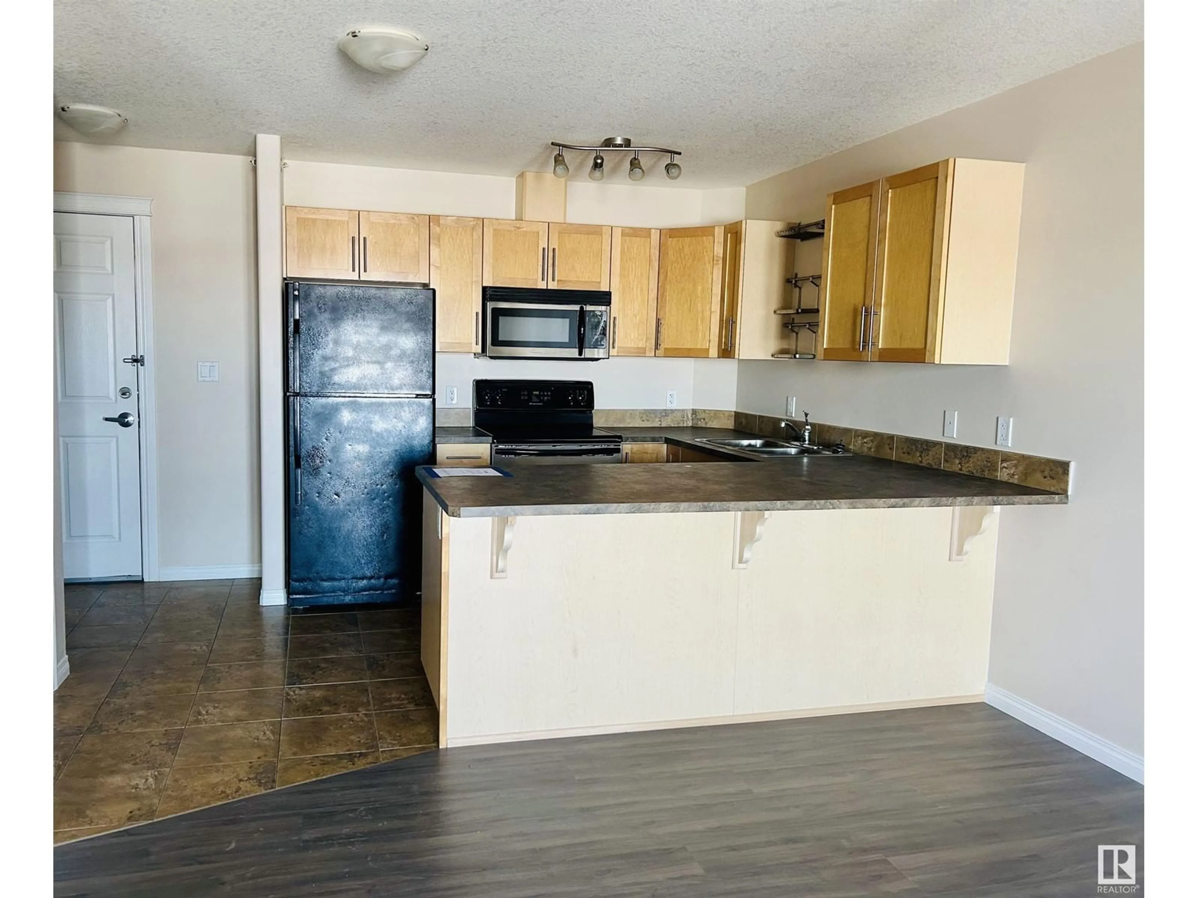 Standard kitchen, unknown for #420 300 SPRUCE RIDGE RD, Spruce Grove Alberta T7X0H6