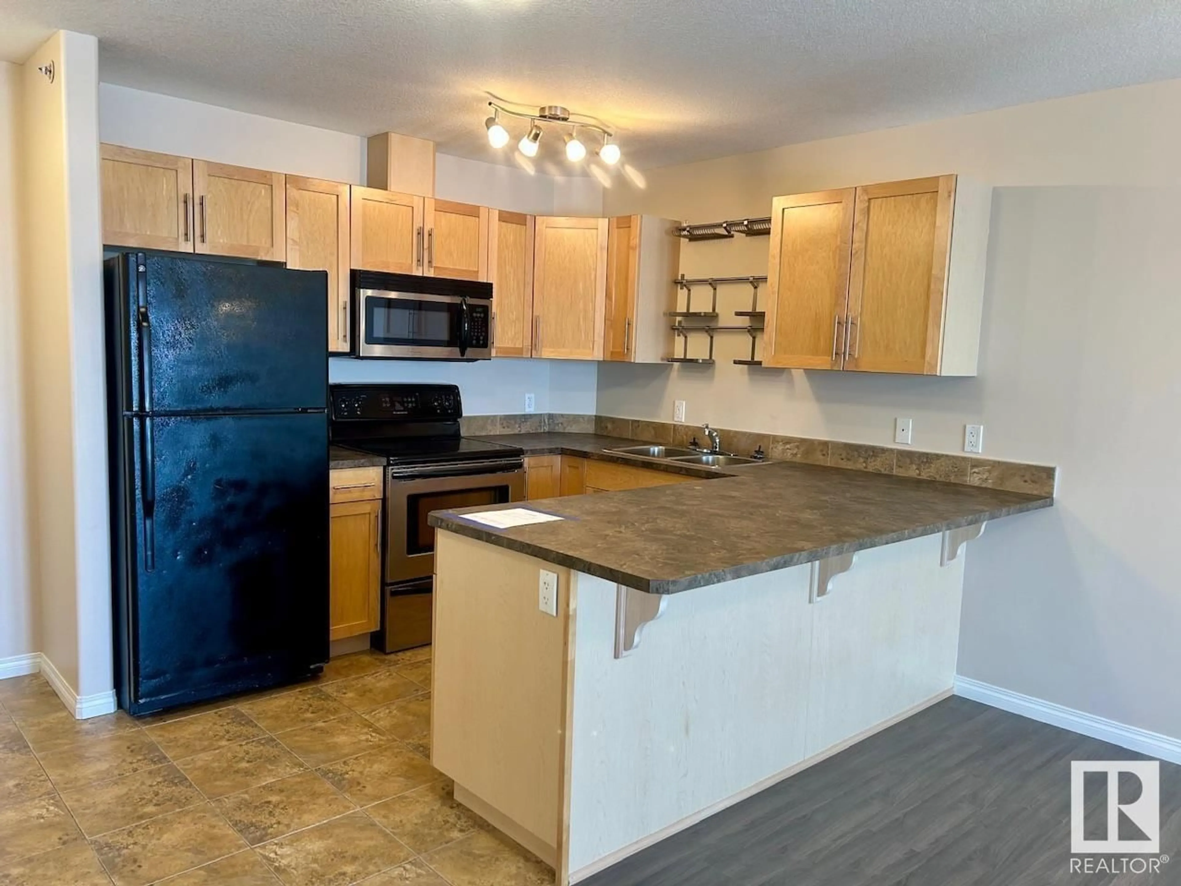 Standard kitchen, unknown for #420 300 SPRUCE RIDGE RD, Spruce Grove Alberta T7X0H6