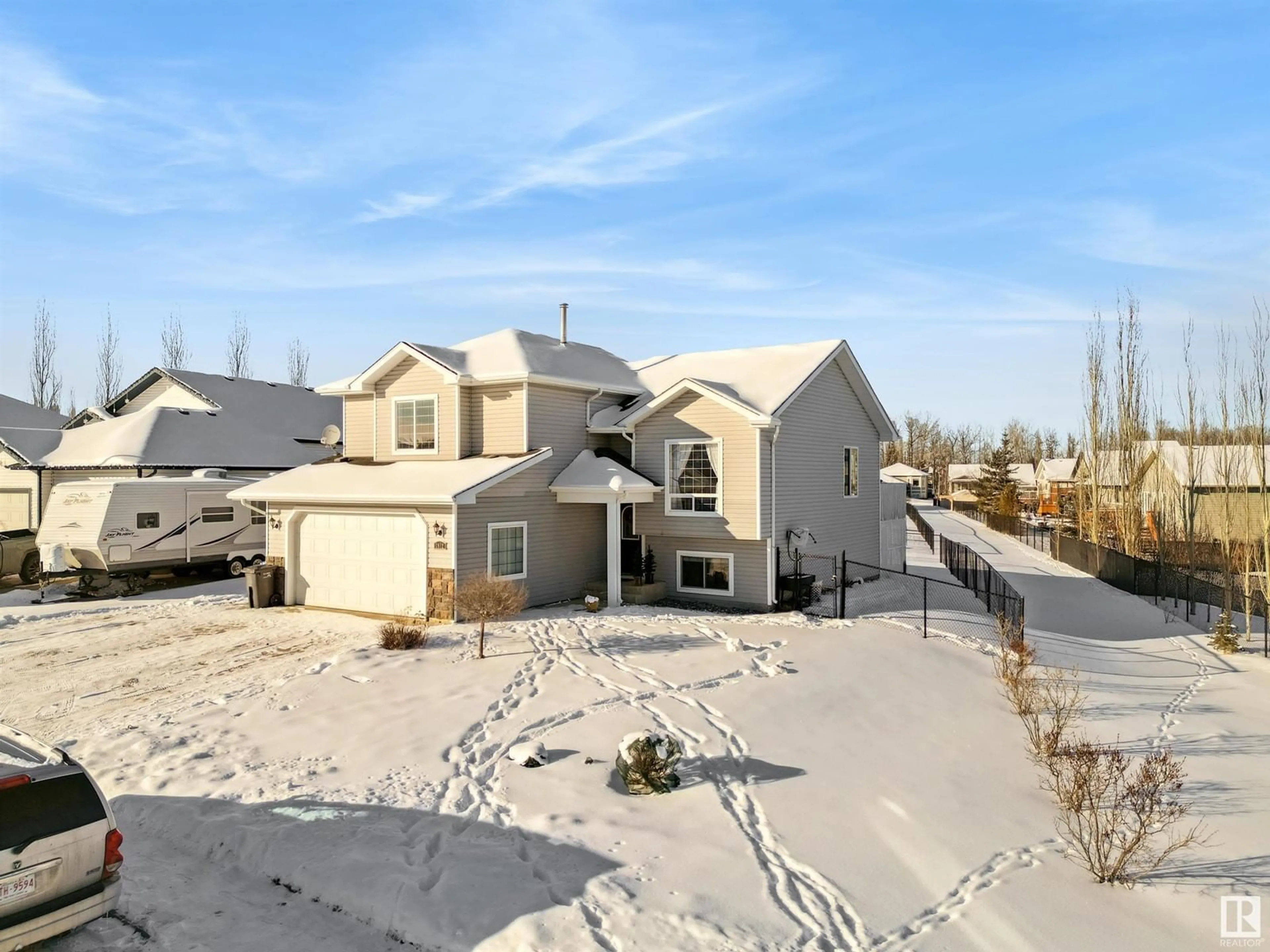 A pic from outside/outdoor area/front of a property/back of a property/a pic from drone, street for 3912 44 Ave, Drayton Valley Alberta T7A0A1