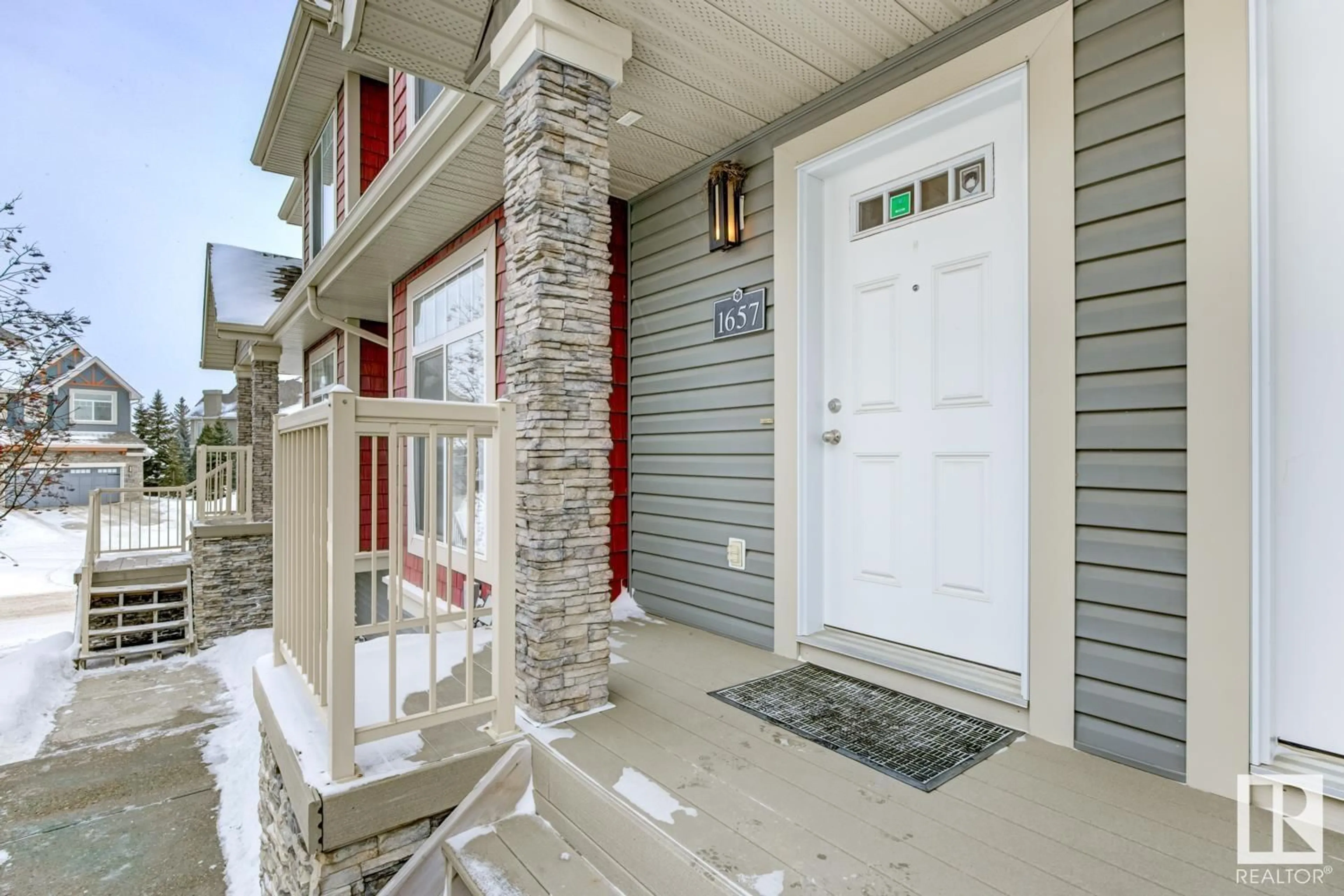 Indoor entryway for 1657 James Mowatt TR SW, Edmonton Alberta T6W0J7