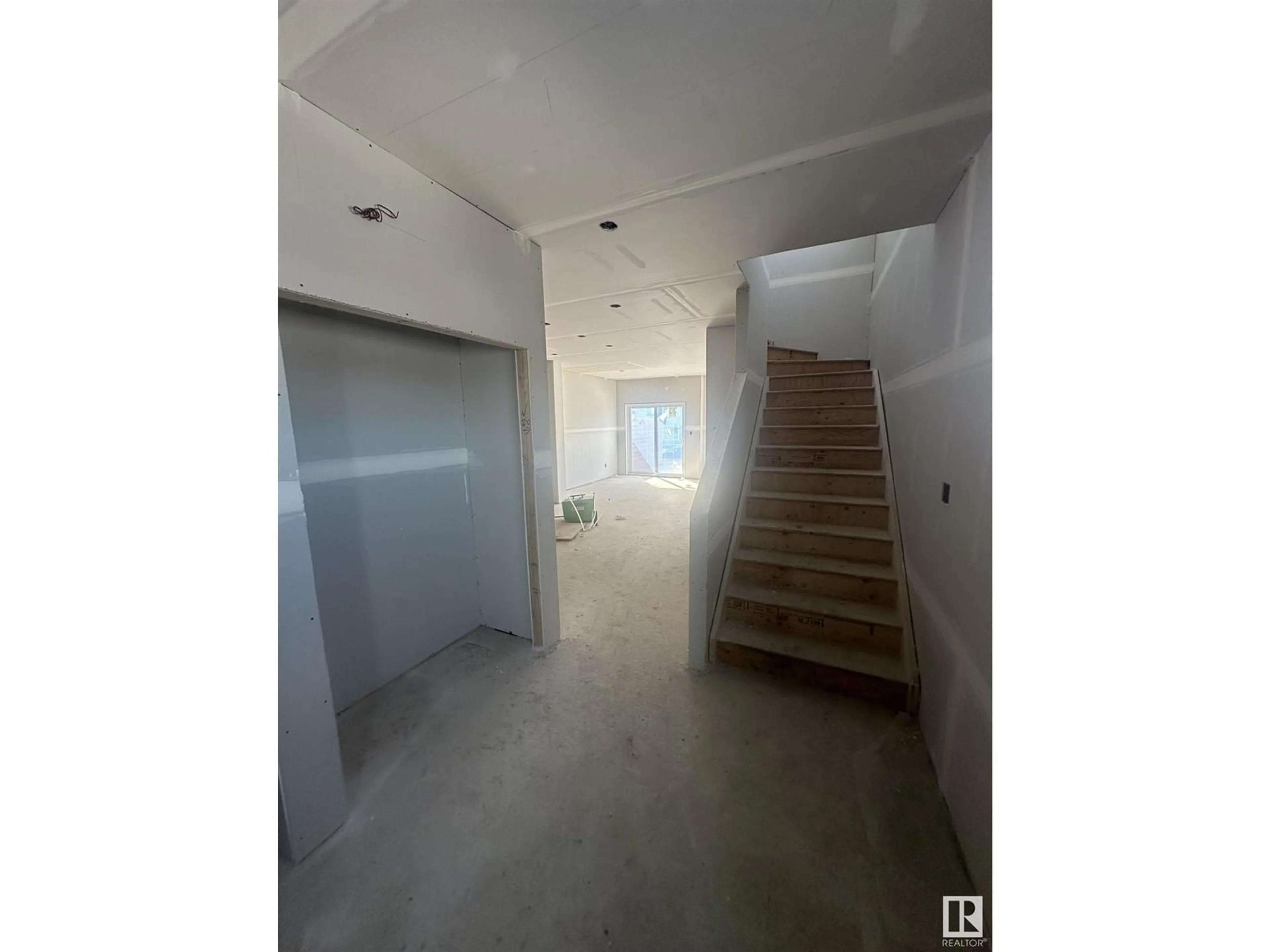 A pic of a room for 8911 ELVES LOOP NW, Edmonton Alberta T6M3G2