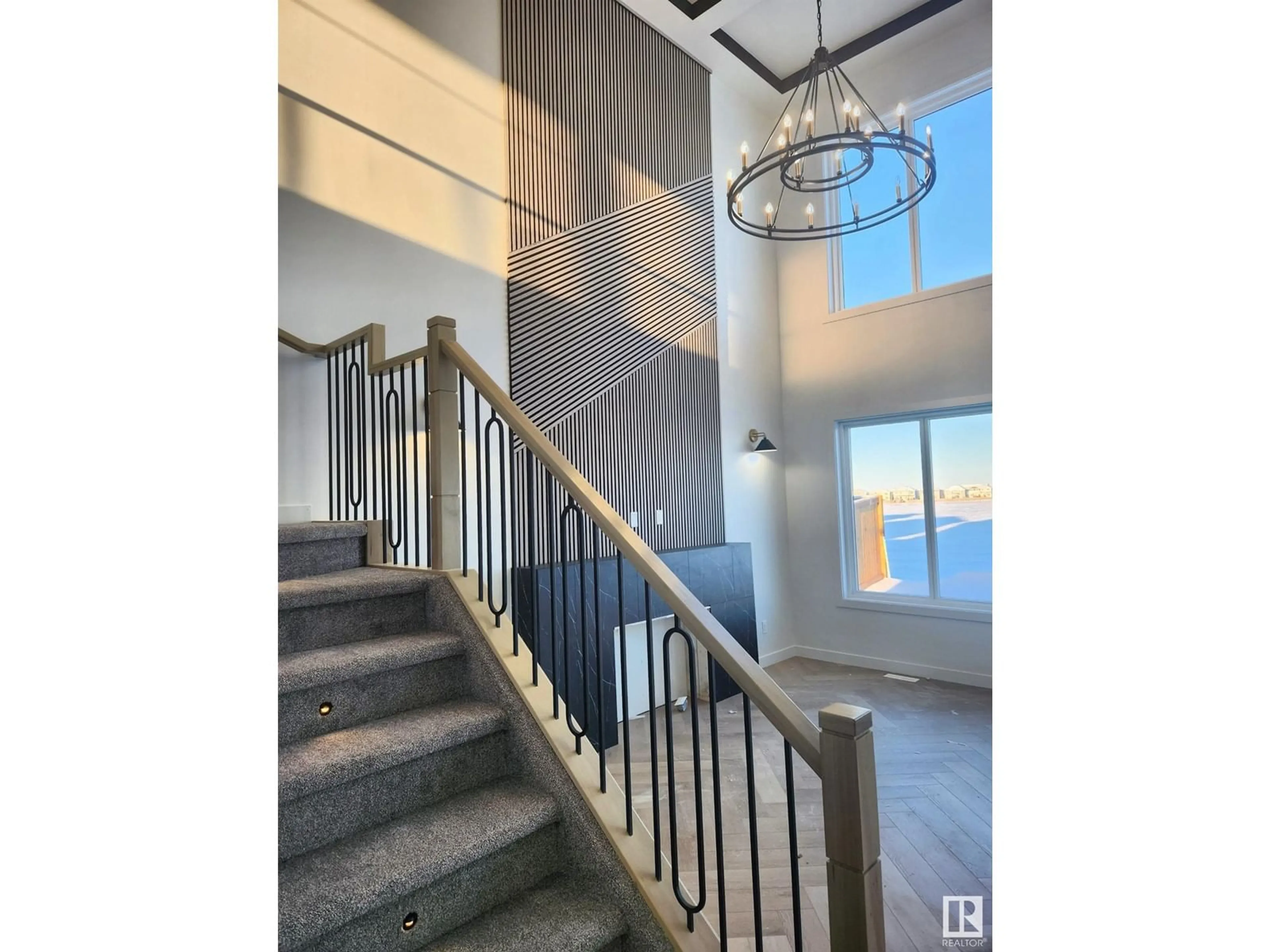 Indoor foyer for 5803 Kootook LI SW, Edmonton Alberta T6W4Z6