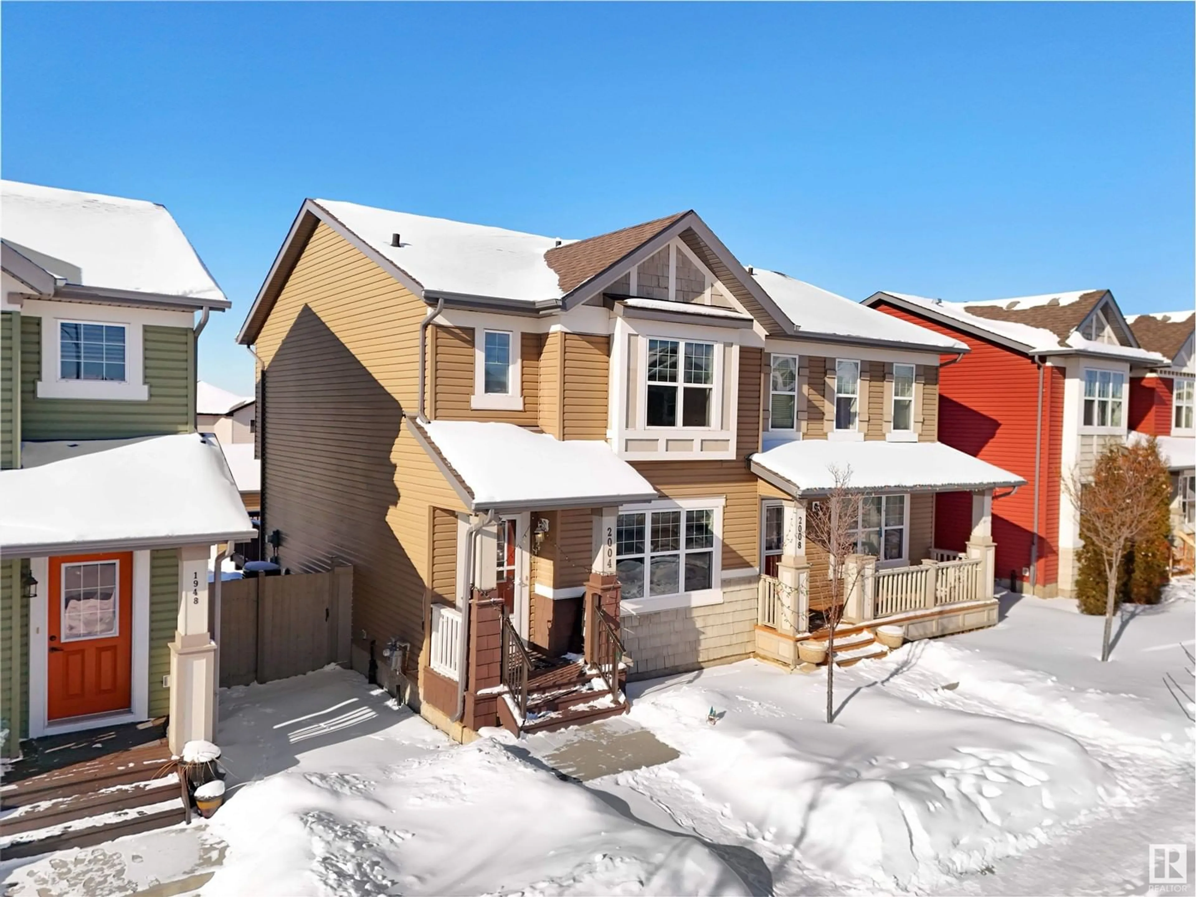 A pic from outside/outdoor area/front of a property/back of a property/a pic from drone, street for 2004 32 ST NW, Edmonton Alberta T6T0L8