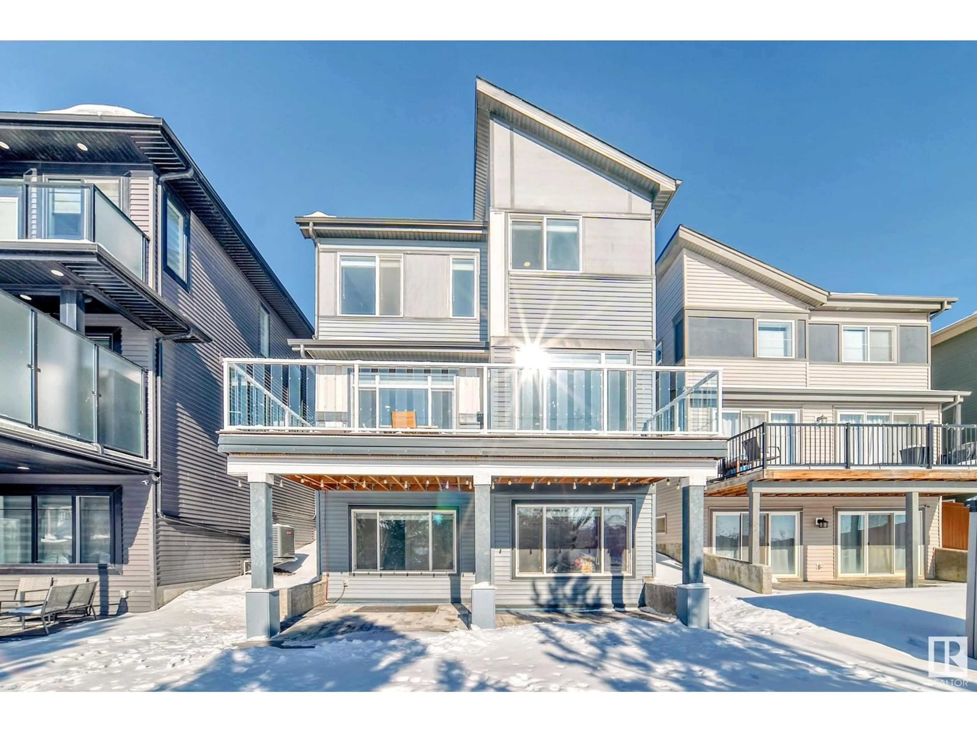 Unknown for 3346 PARKER LO, Edmonton Alberta T6W4C2