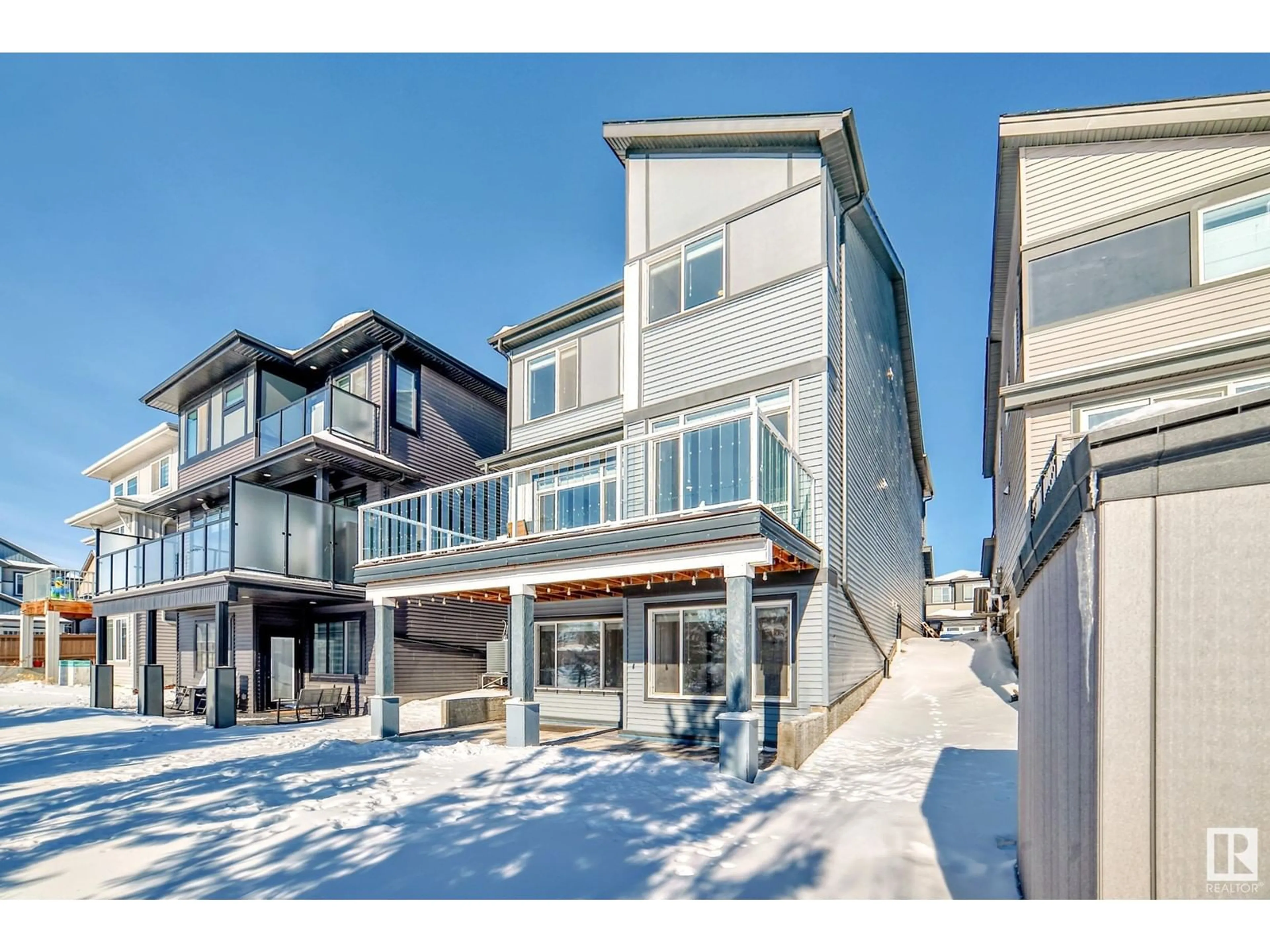 Unknown for 3346 PARKER LO, Edmonton Alberta T6W4C2