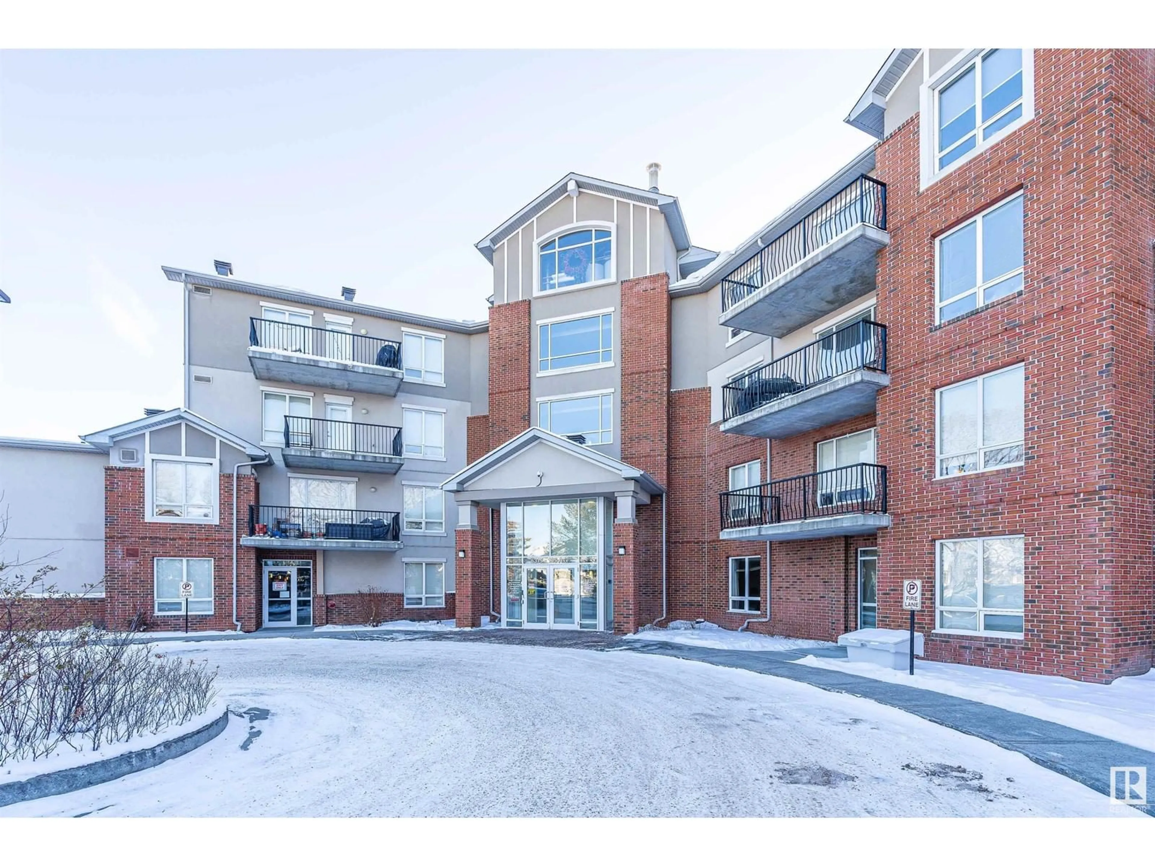 Indoor foyer for #212 6315 135 AV NW, Edmonton Alberta T5A5J7