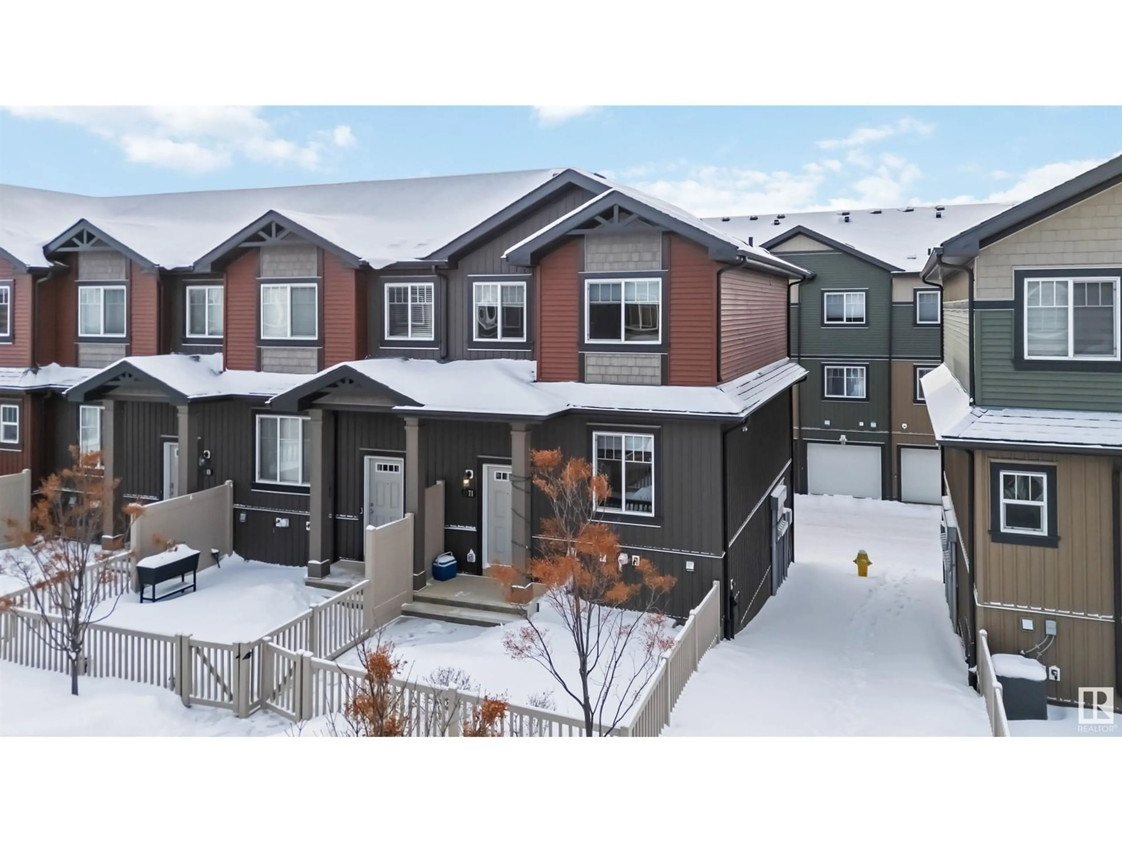 A pic from outside/outdoor area/front of a property/back of a property/a pic from drone, street for #71 3305 Orchards Link SW, Edmonton Alberta T6X2H1