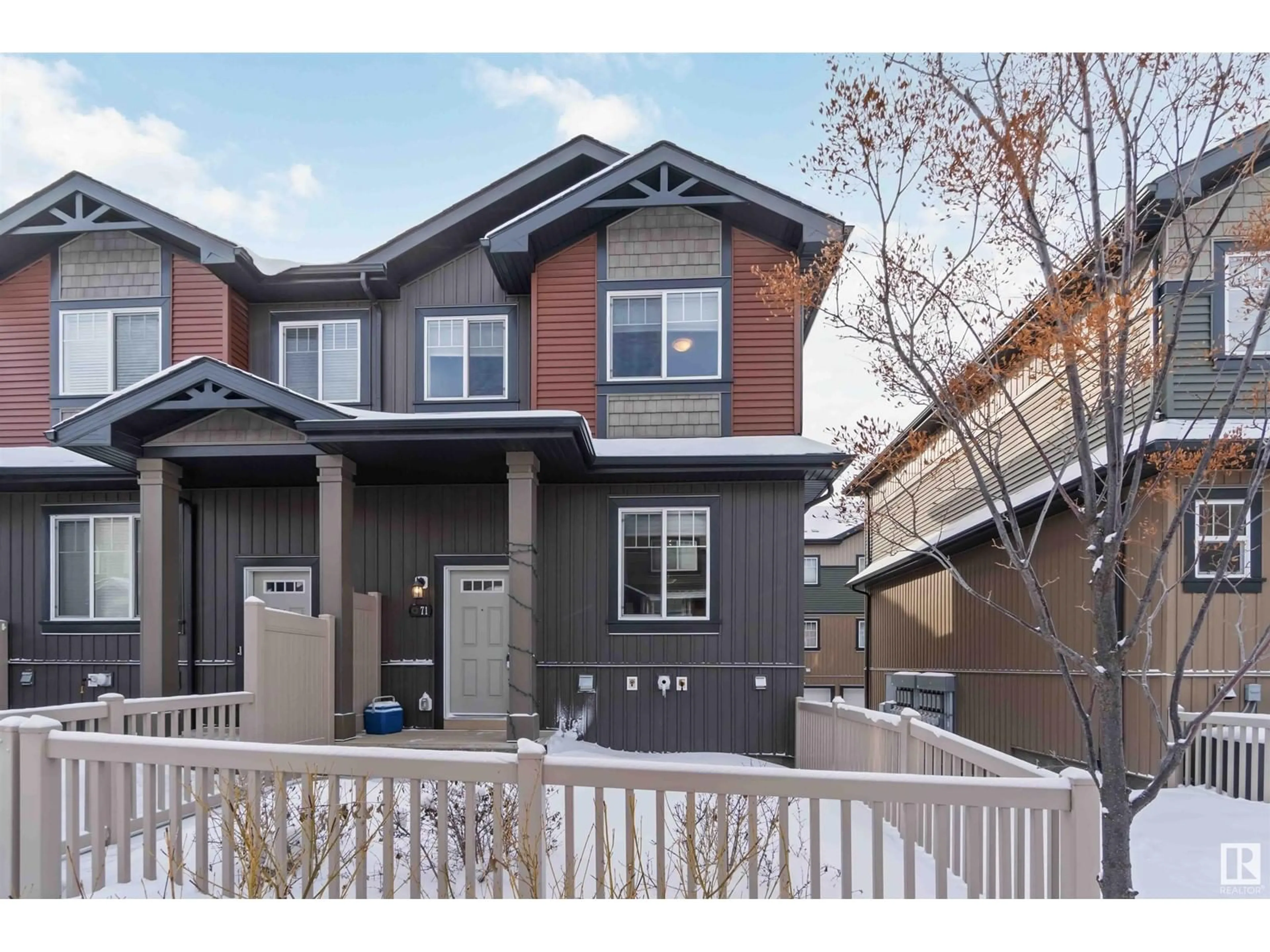 Home with vinyl exterior material, street for #71 3305 Orchards Link SW, Edmonton Alberta T6X2H1