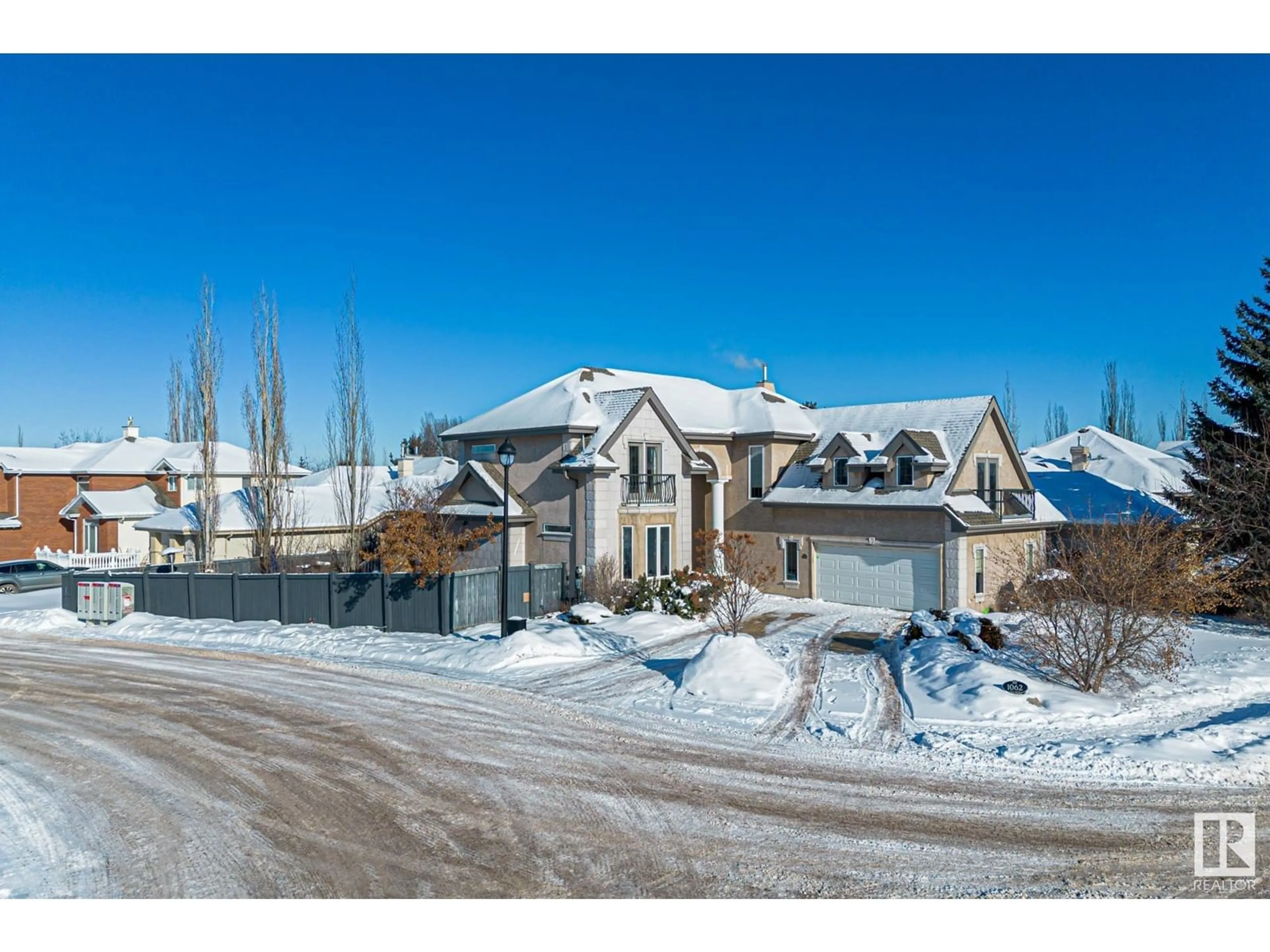 A pic from outside/outdoor area/front of a property/back of a property/a pic from drone, street for 1062 TORY RD NW, Edmonton Alberta T6R3A5