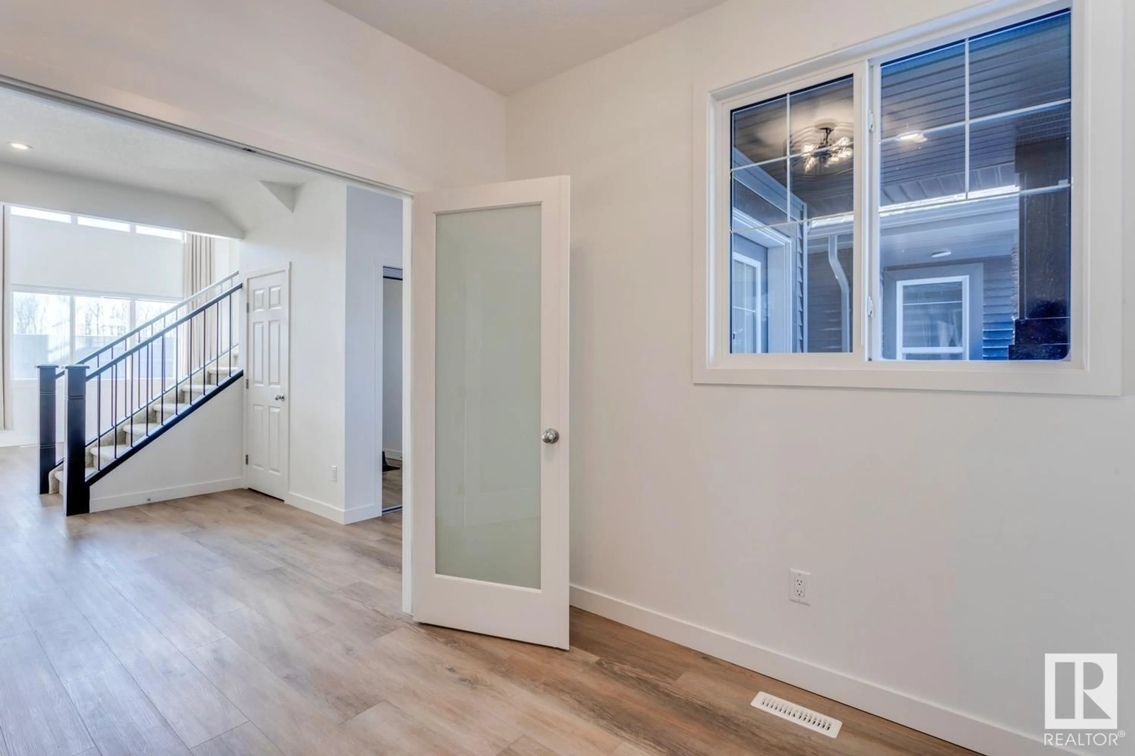 Indoor entryway for 22223 80 AV NW, Edmonton Alberta T5T7H9