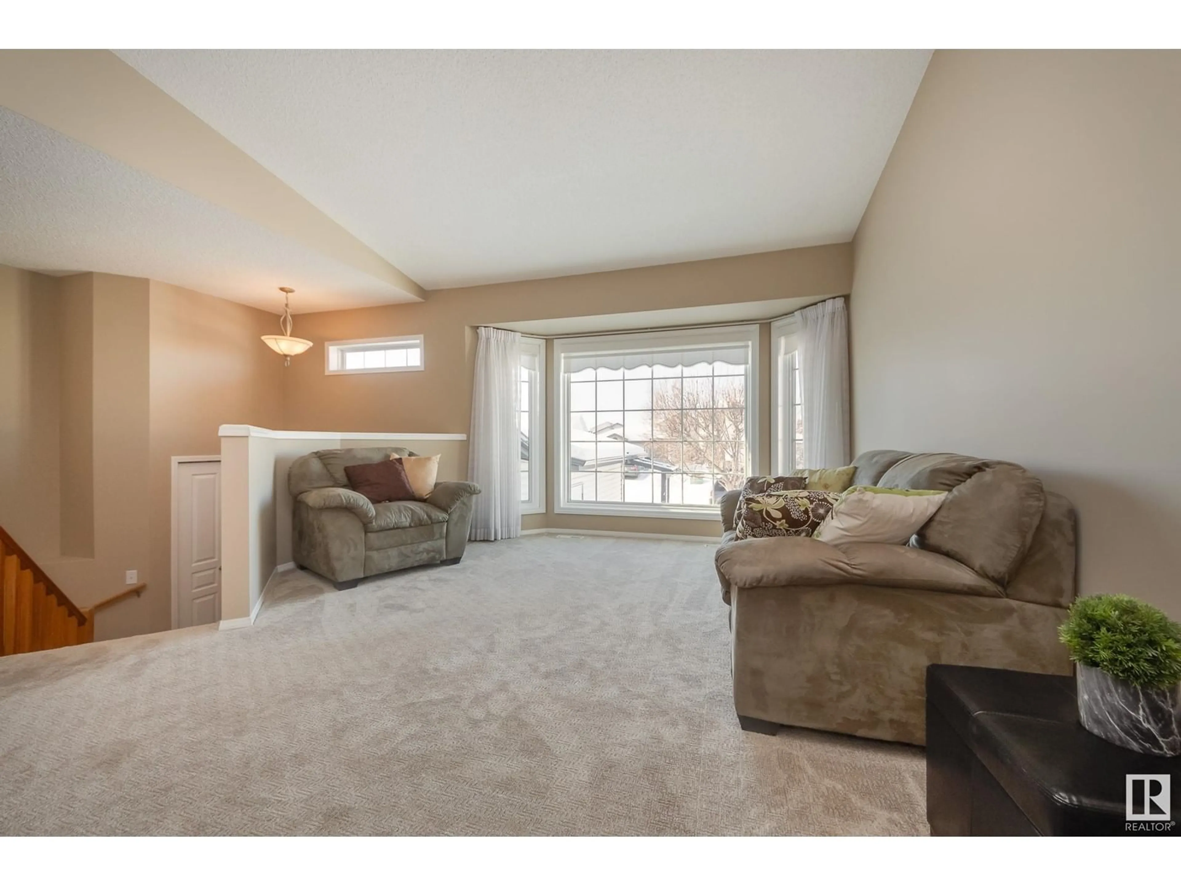 Living room with furniture, carpet floor for 43 BRIARWOOD WY, Stony Plain Alberta T7Z2R4