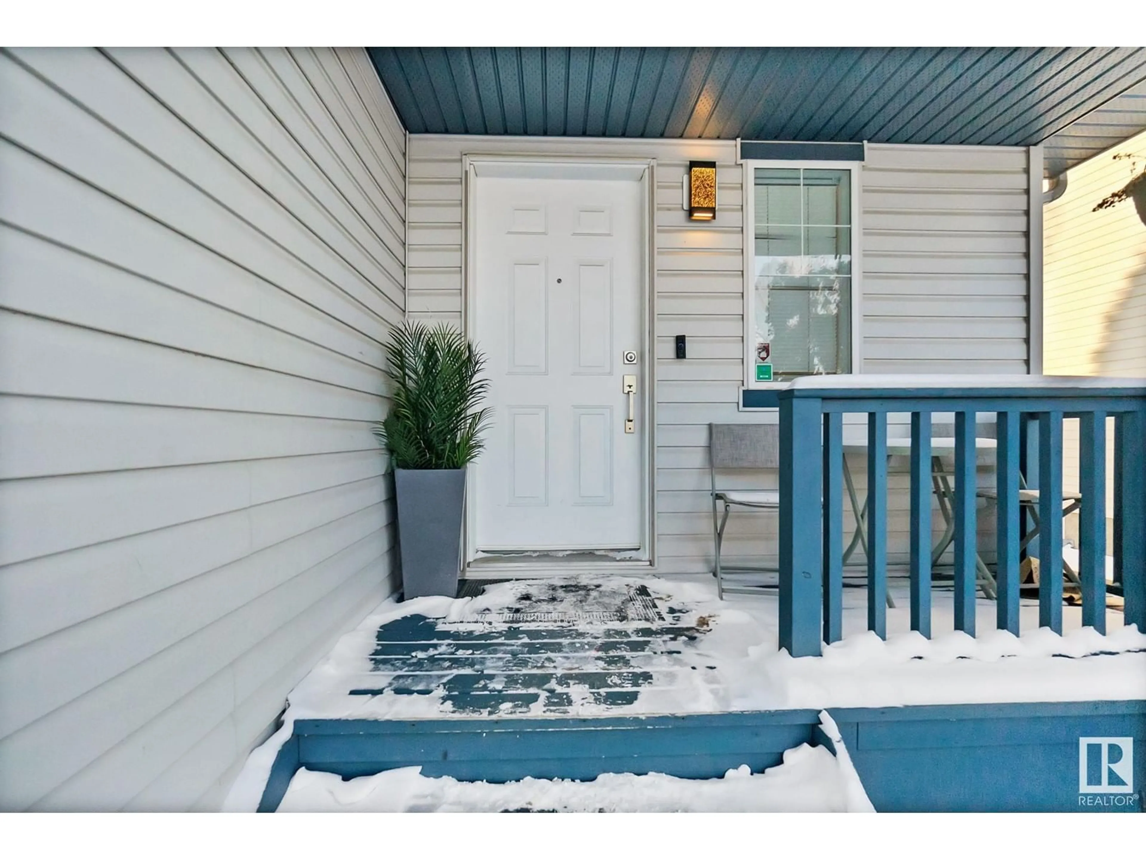 Indoor entryway for 14924 MILLER BV NW, Edmonton Alberta T5Y2Z8