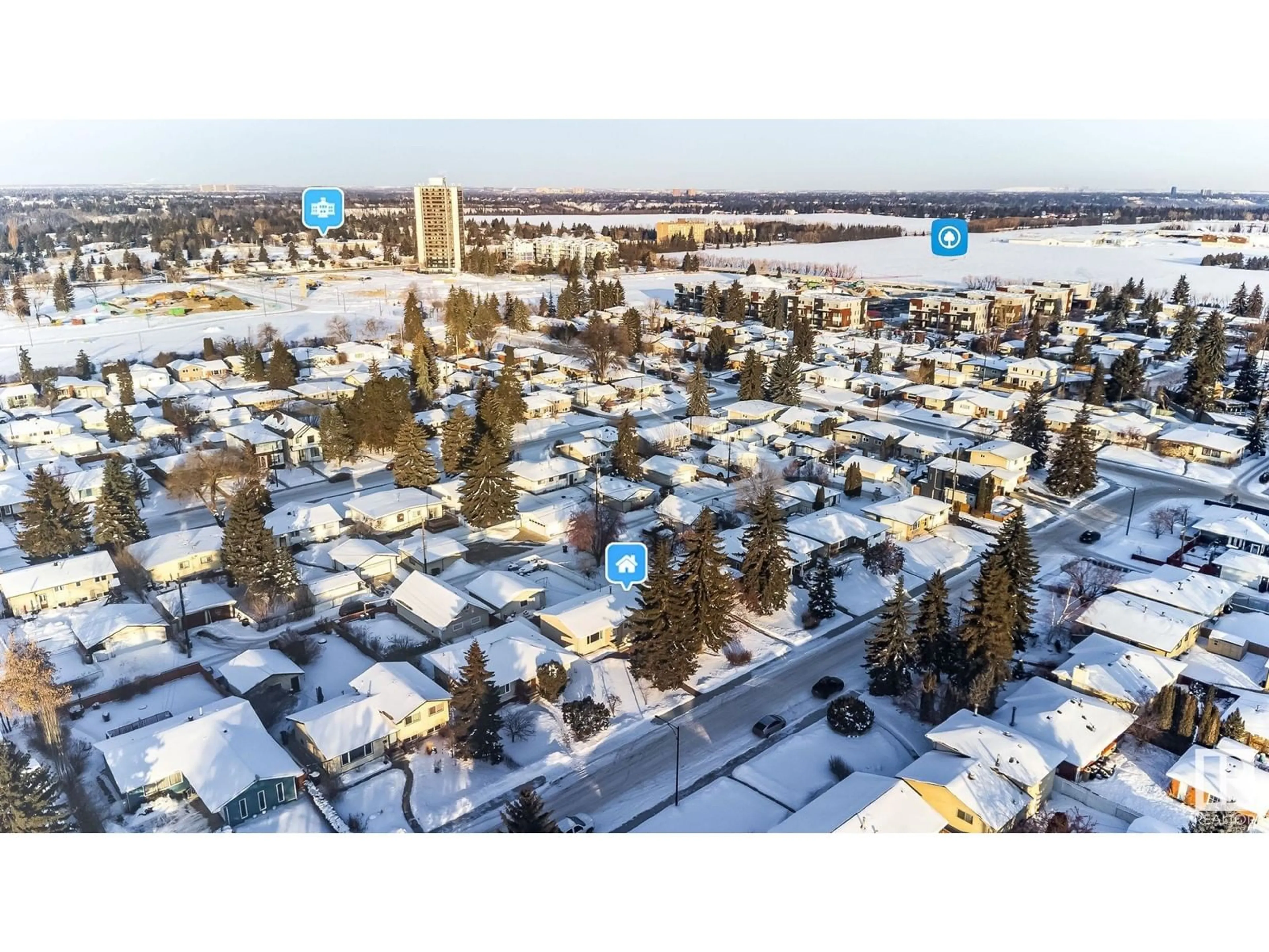 A pic from outside/outdoor area/front of a property/back of a property/a pic from drone, street for 4624 116A ST NW, Edmonton Alberta T6H3R4