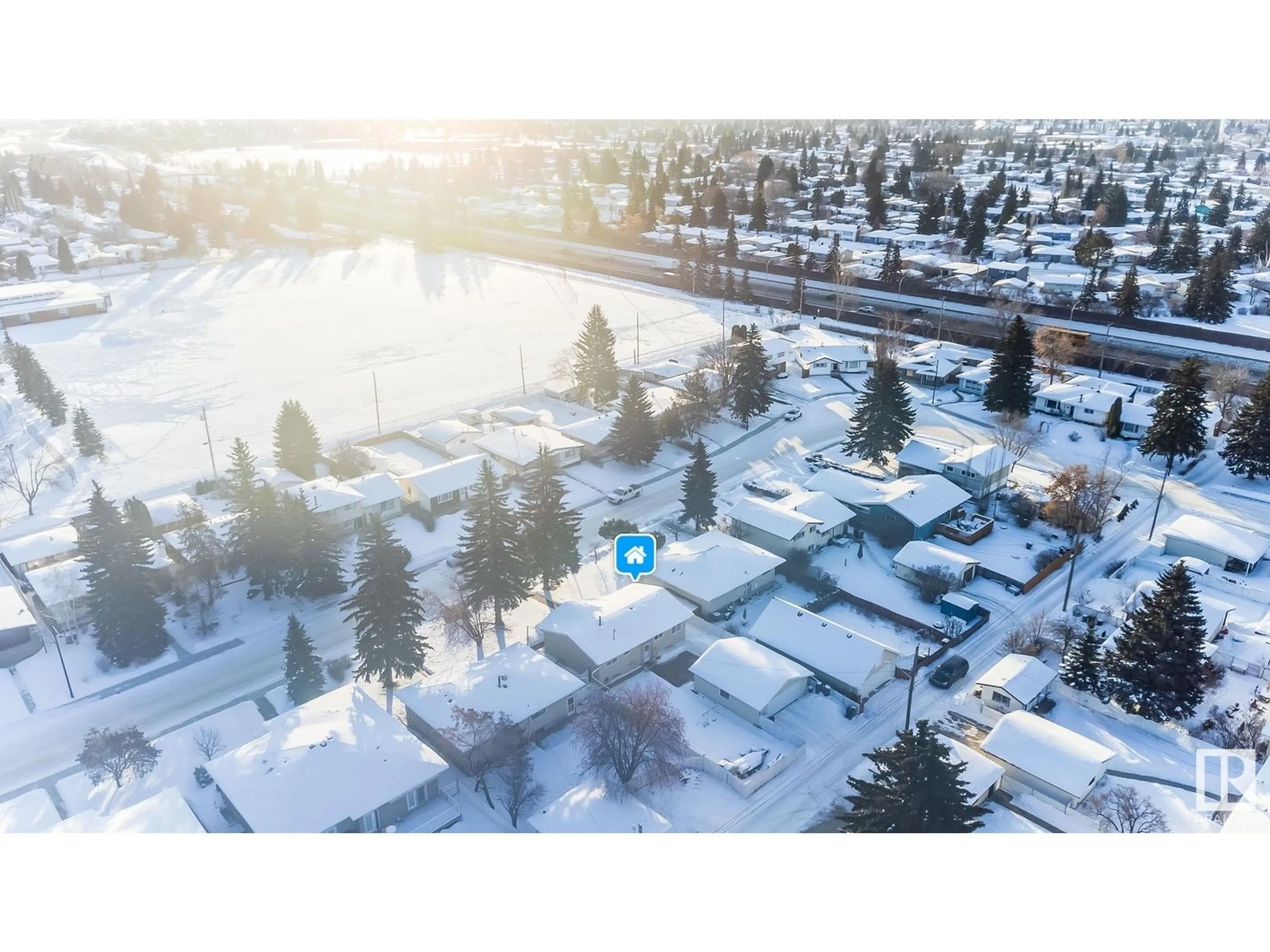 A pic from outside/outdoor area/front of a property/back of a property/a pic from drone, street for 4624 116A ST NW, Edmonton Alberta T6H3R4