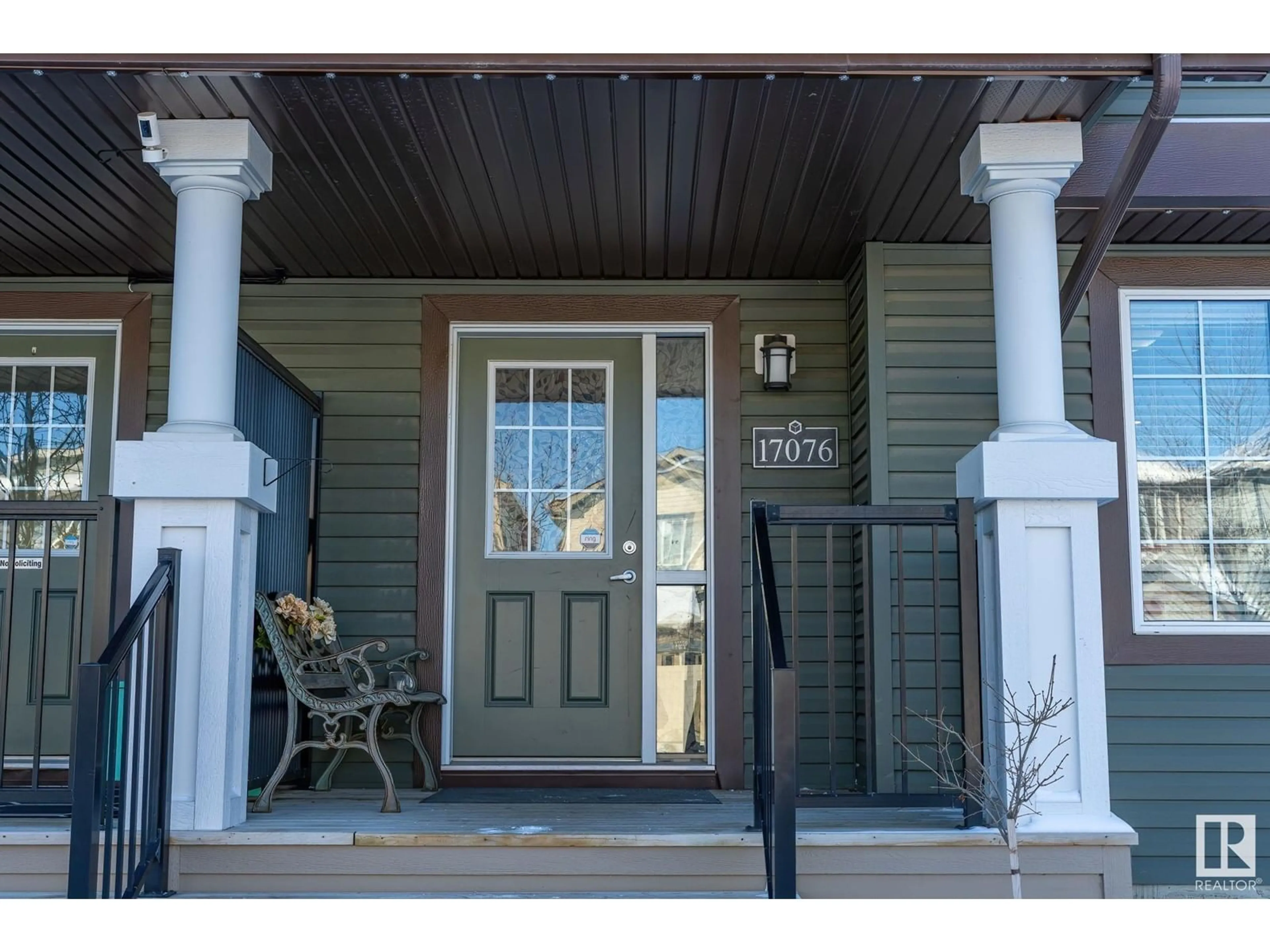 Indoor entryway for 17076 38 ST NW, Edmonton Alberta T5Y3R8