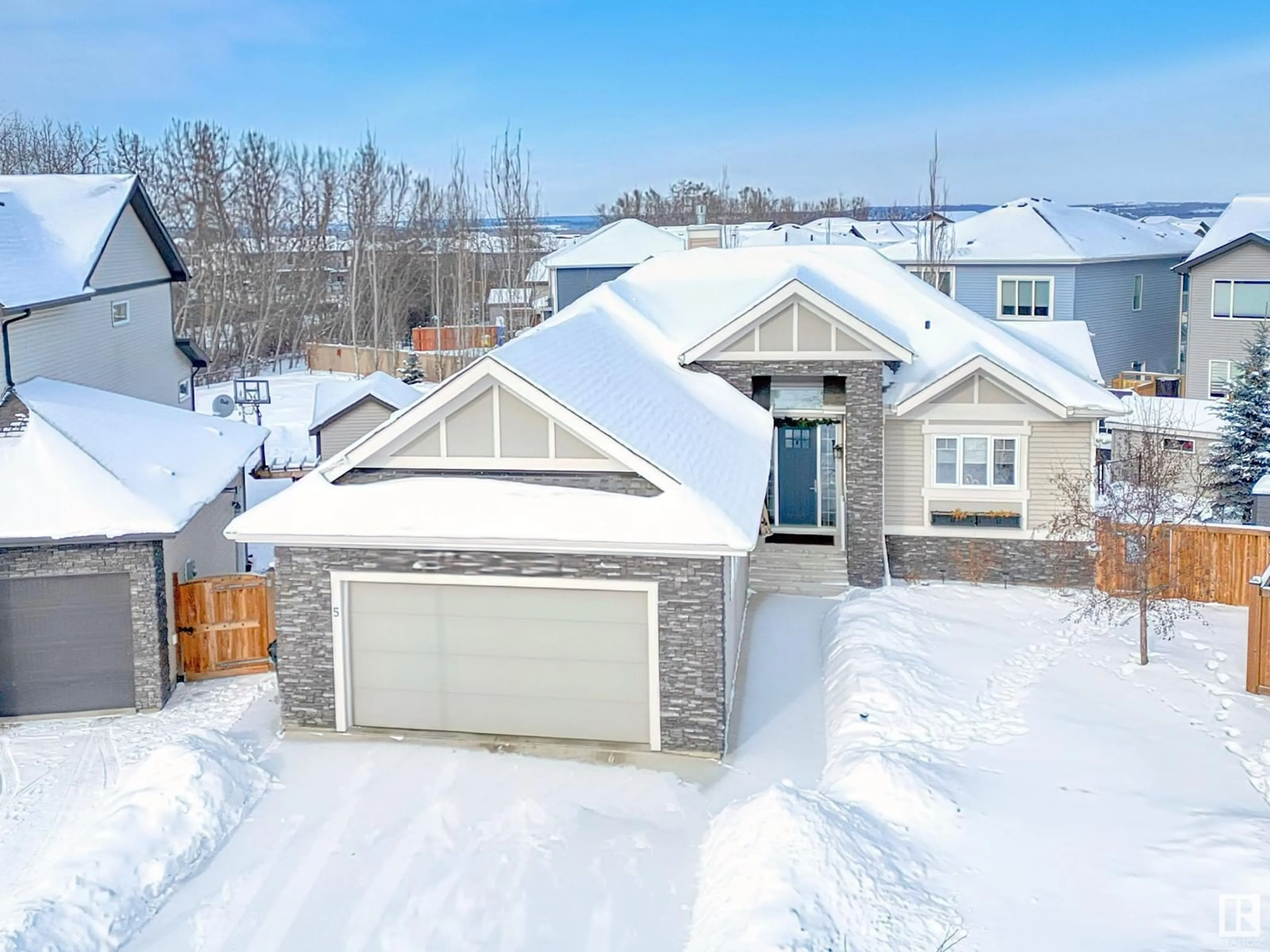 A pic from outside/outdoor area/front of a property/back of a property/a pic from drone, street for 5 ASPENGLEN CV, Spruce Grove Alberta T7X0J3