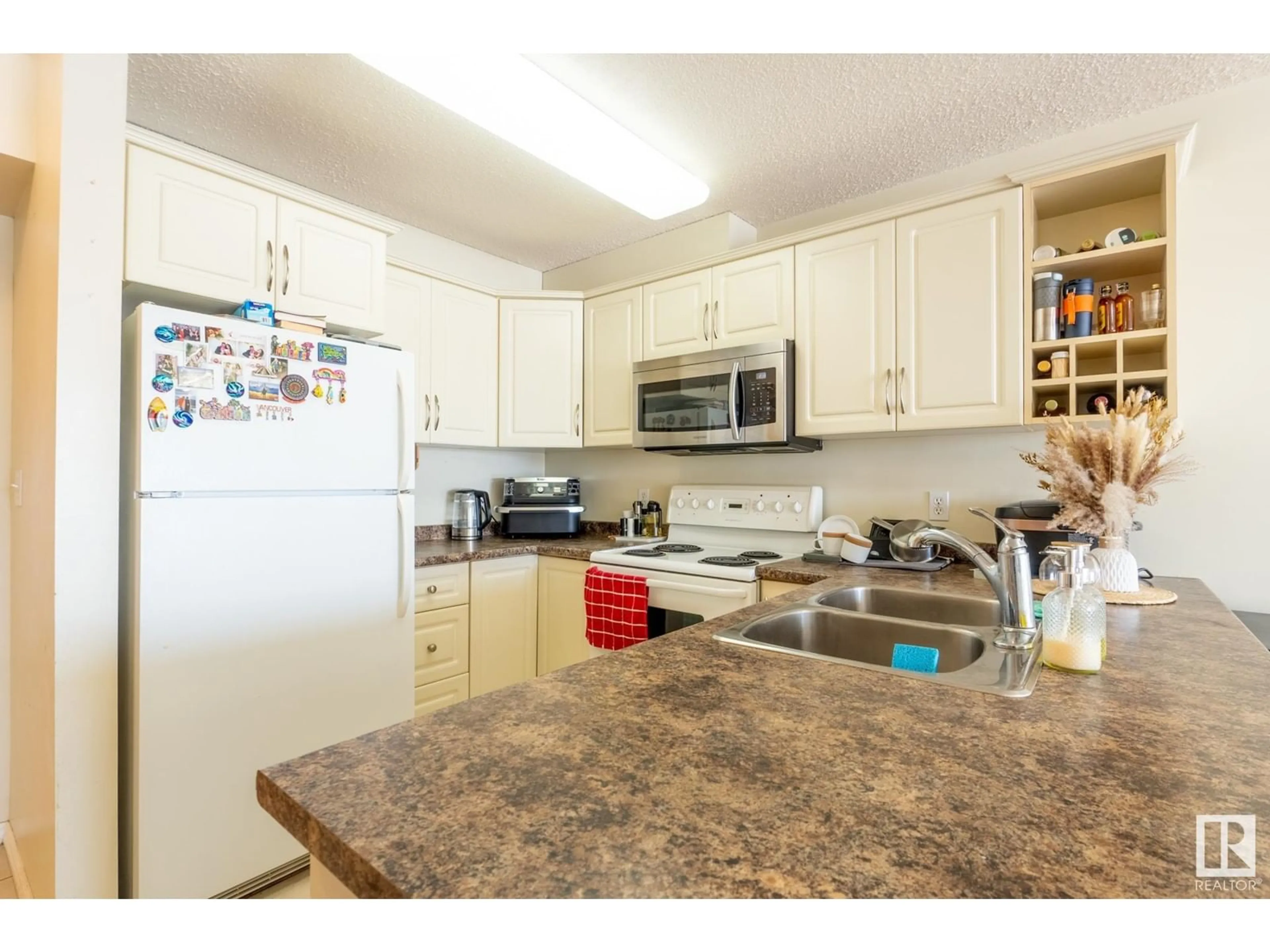 Standard kitchen, unknown for #316 17404 64 AV NW NW, Edmonton Alberta T5T6Y4