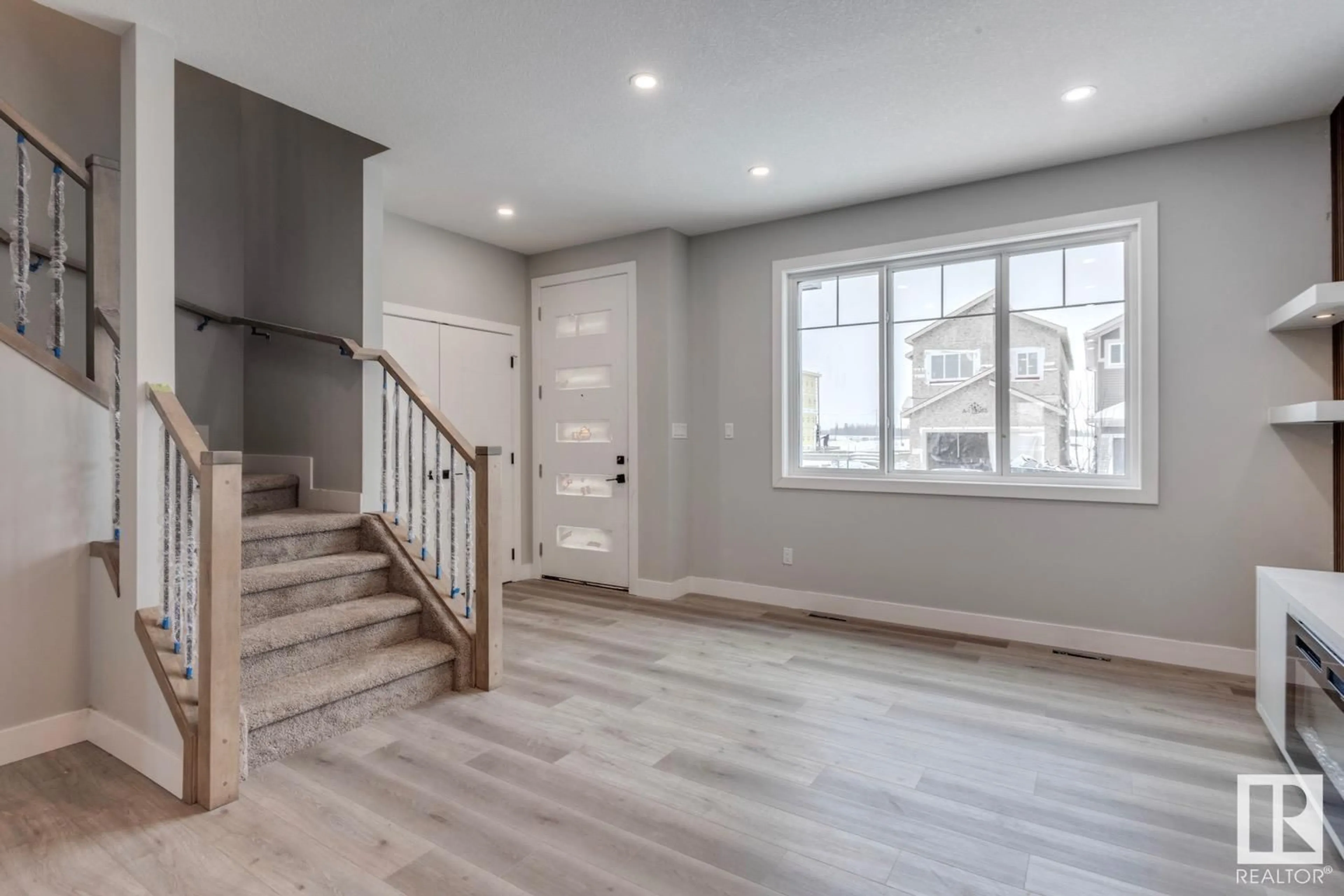 Indoor entryway for 3512 42 AV, Beaumont Alberta T4X3G4