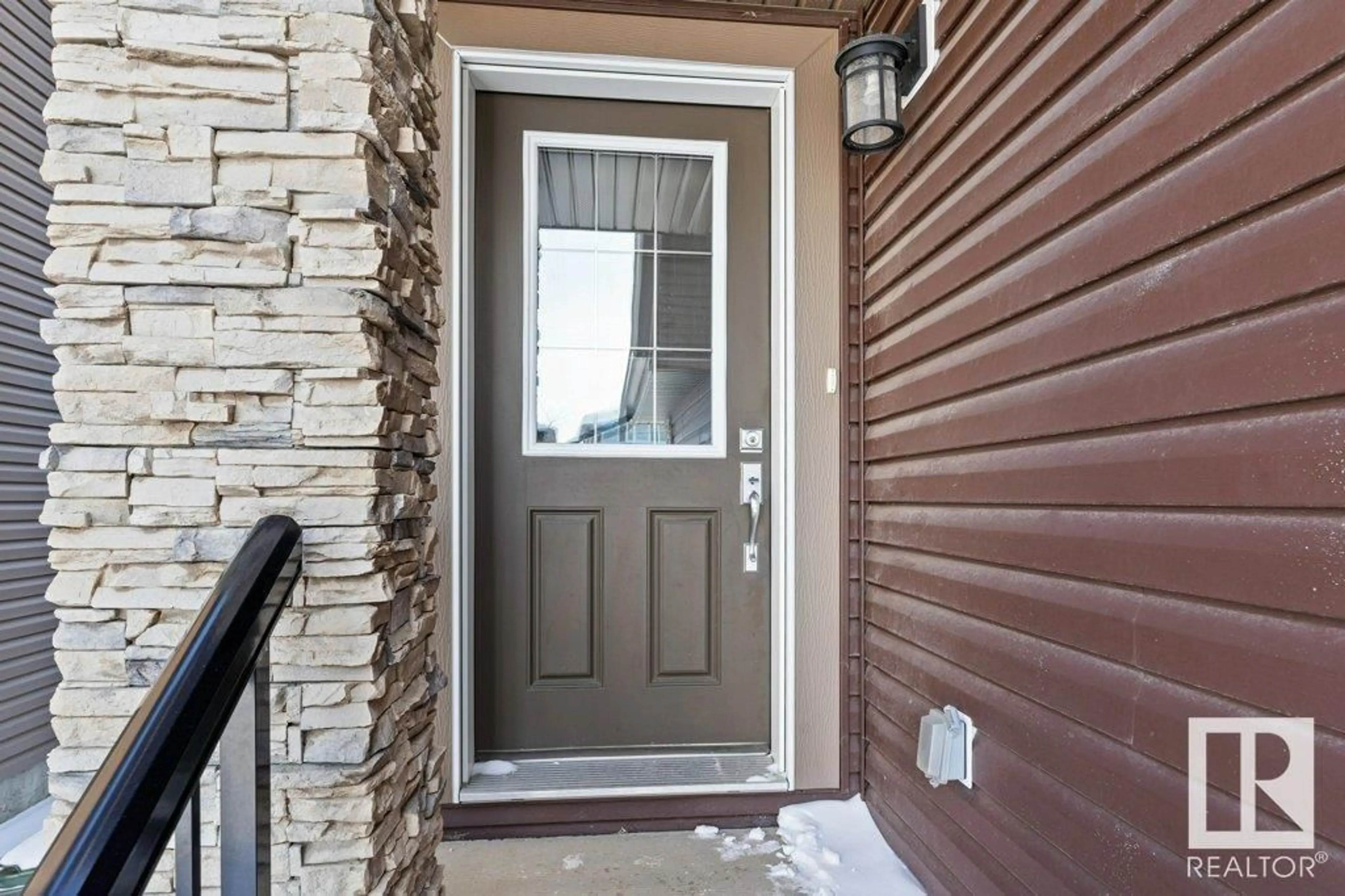 Indoor entryway for 10 PRAIRIE GA, Spruce Grove Alberta T7X0W8