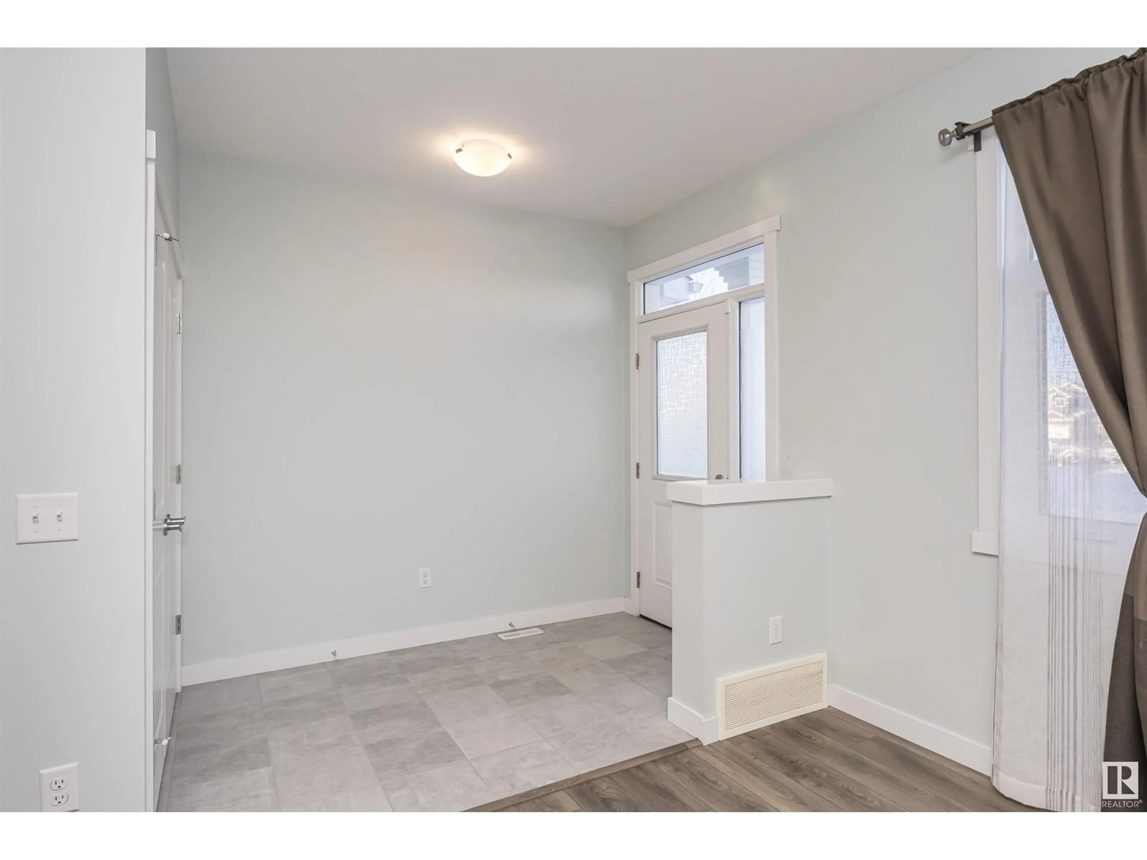 Indoor entryway for 1435 167 ST SW, Edmonton Alberta T6W3C4