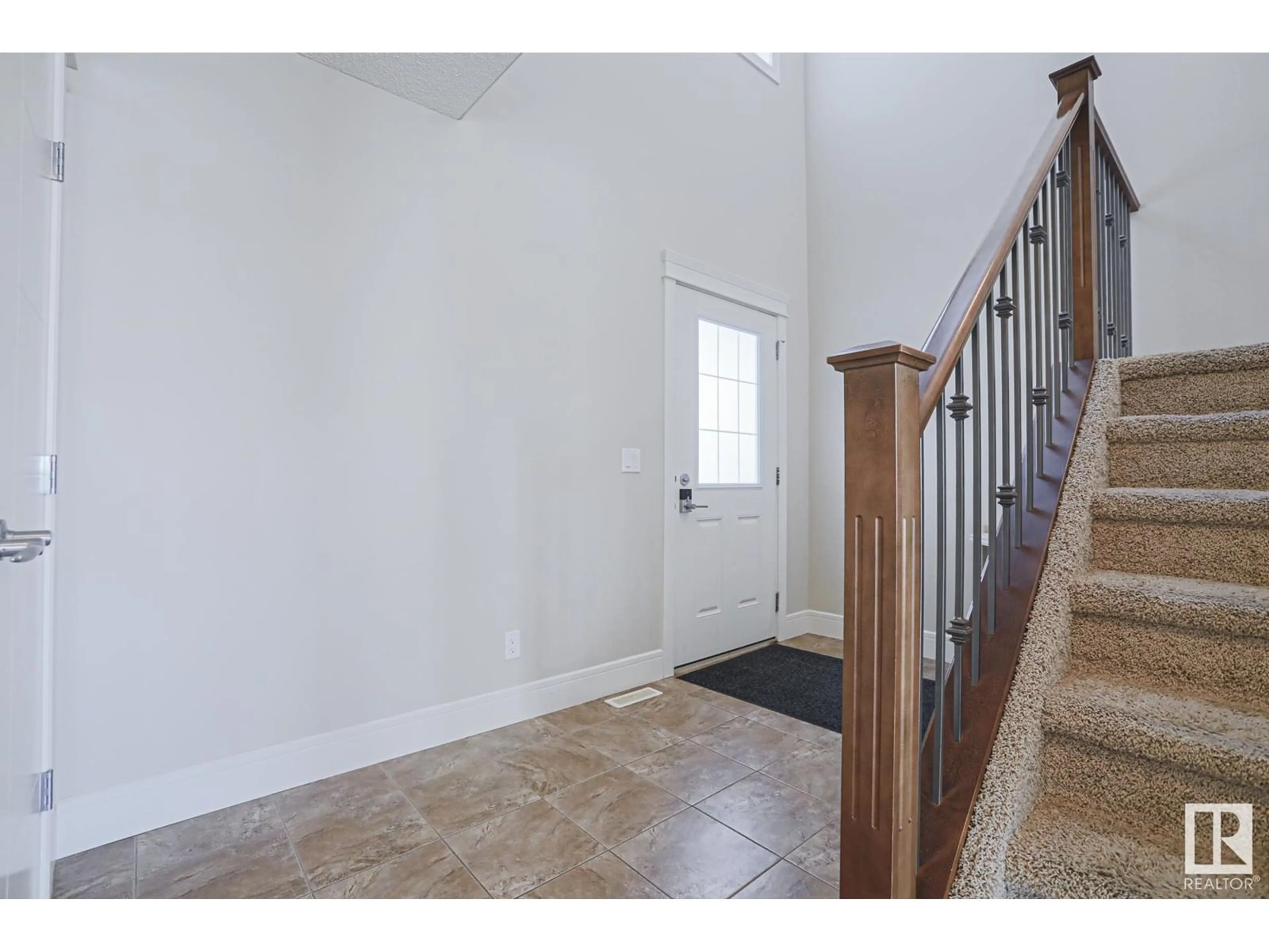 Indoor entryway for 21 SEDONA PL, Fort Saskatchewan Alberta T8L0N7