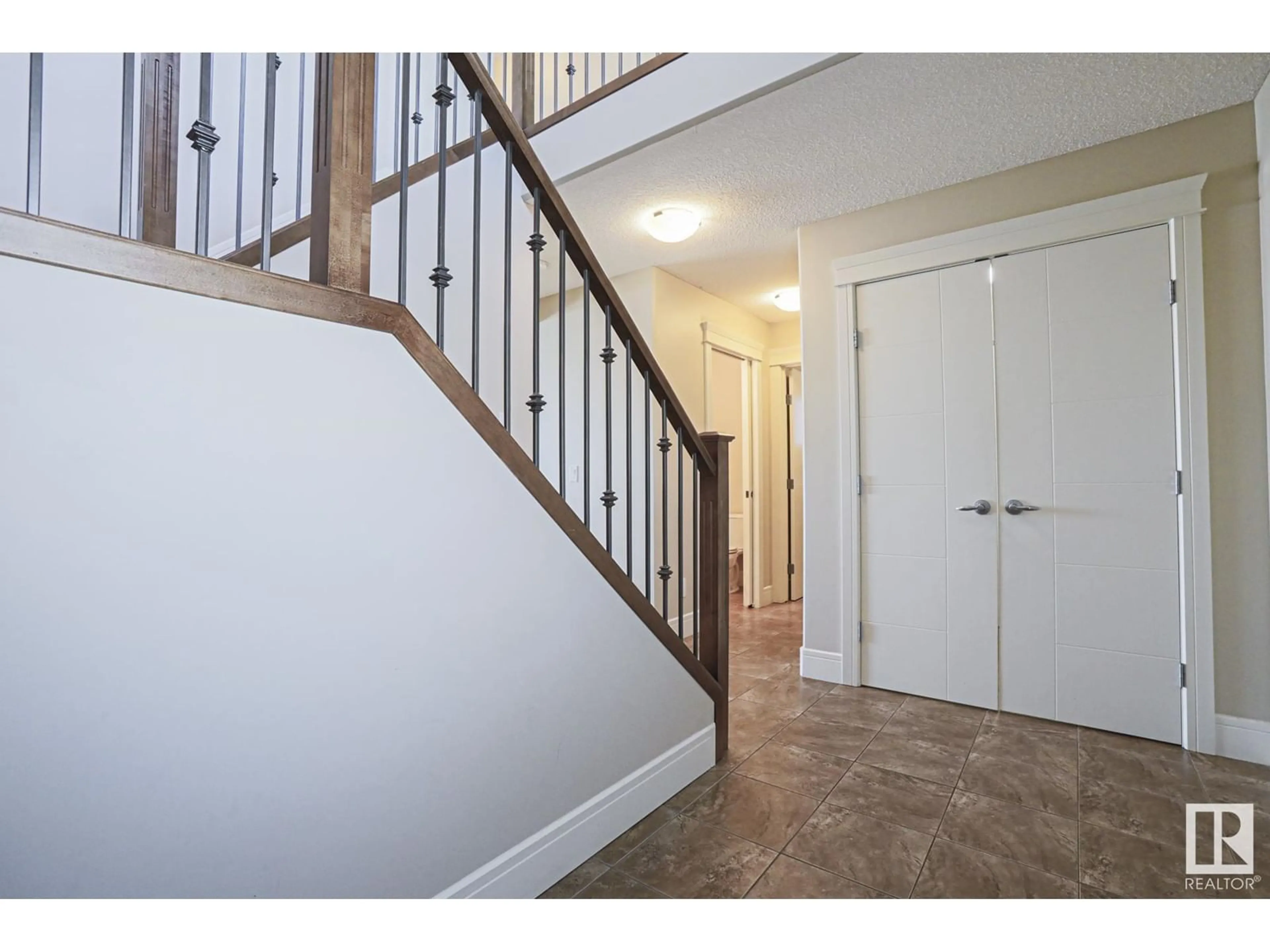 Indoor entryway for 21 SEDONA PL, Fort Saskatchewan Alberta T8L0N7