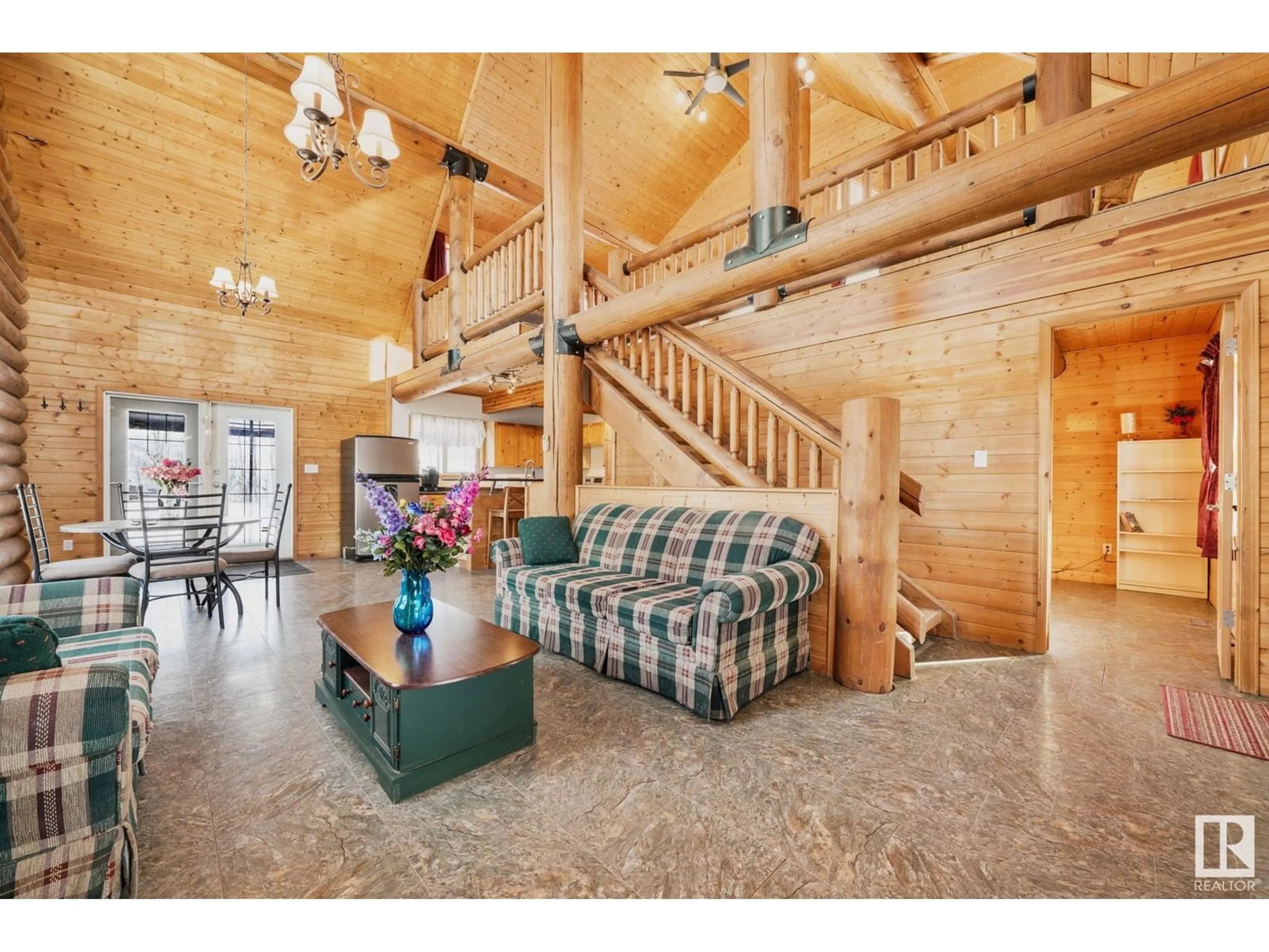 Indoor foyer for #73 52228 RGE ROAD 30, Rural Parkland County Alberta T7Y2M5