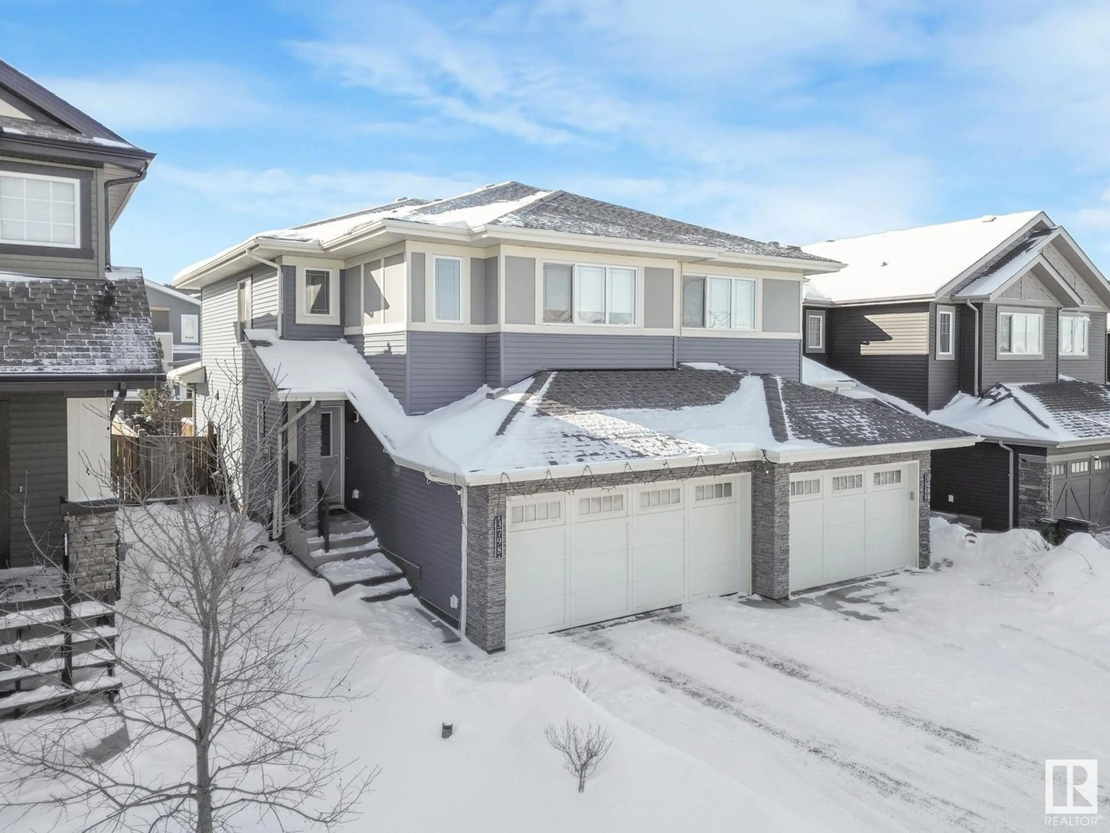 A pic from outside/outdoor area/front of a property/back of a property/a pic from drone, street for 3798 Weidle crescent SW, Edmonton Alberta T6X2E3