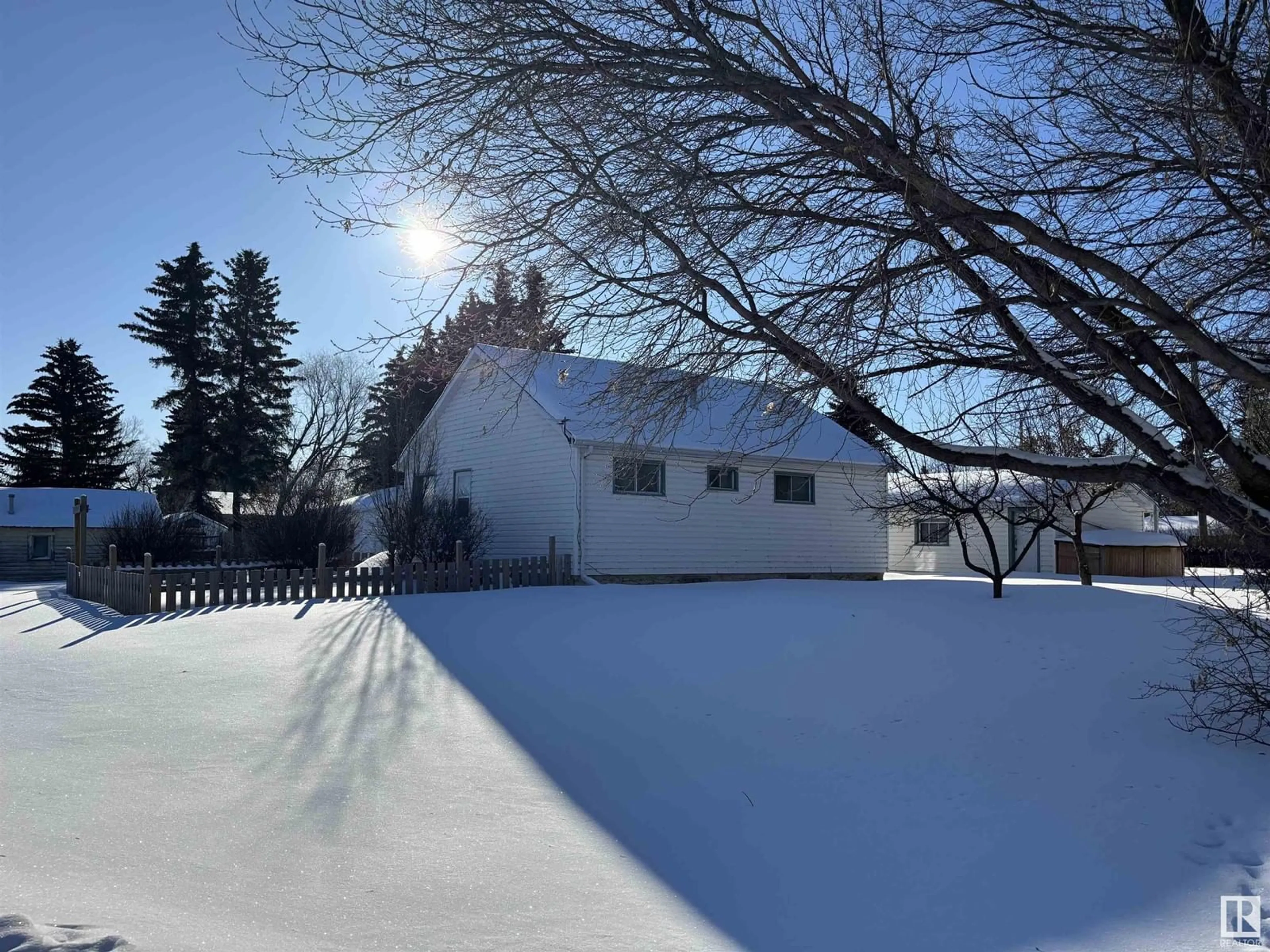 A pic from outside/outdoor area/front of a property/back of a property/a pic from drone, unknown for 5011 57 AV, Ryley Alberta T0B4A0