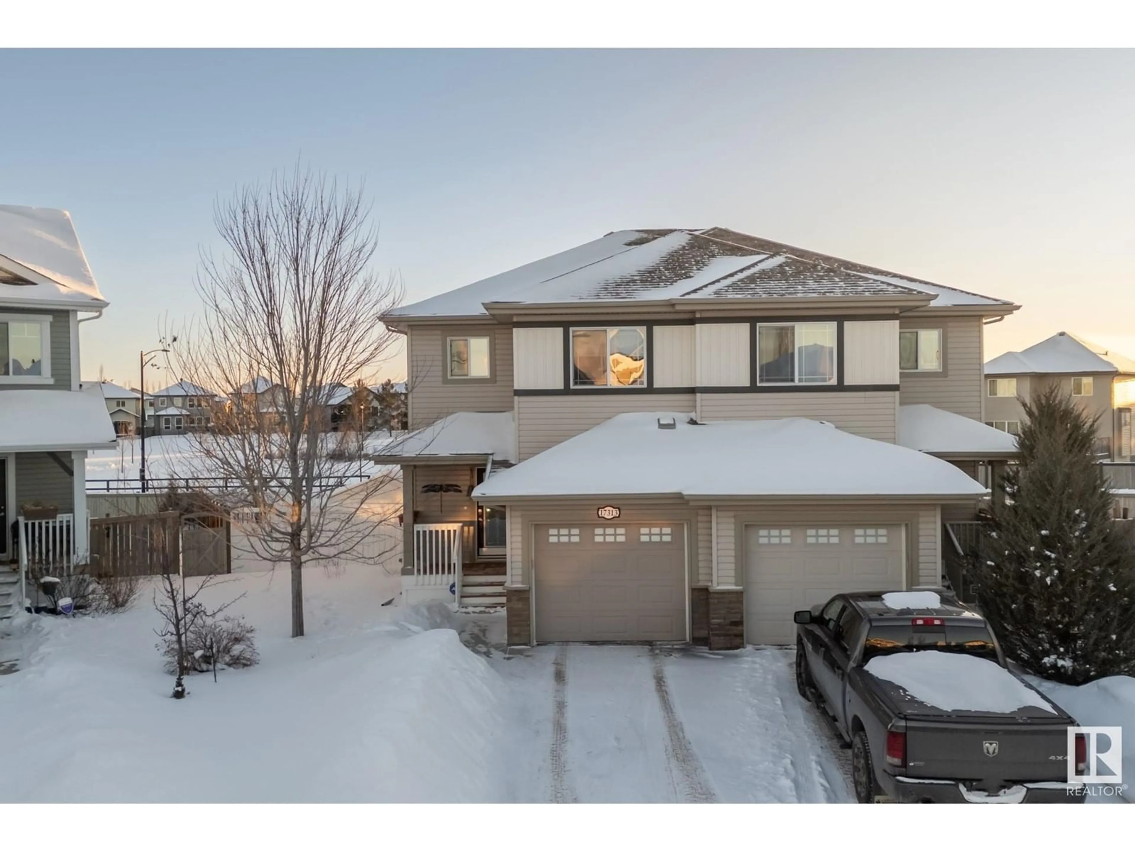 A pic from outside/outdoor area/front of a property/back of a property/a pic from drone, unknown for 17313 6A AV SW, Edmonton Alberta T6W2A8