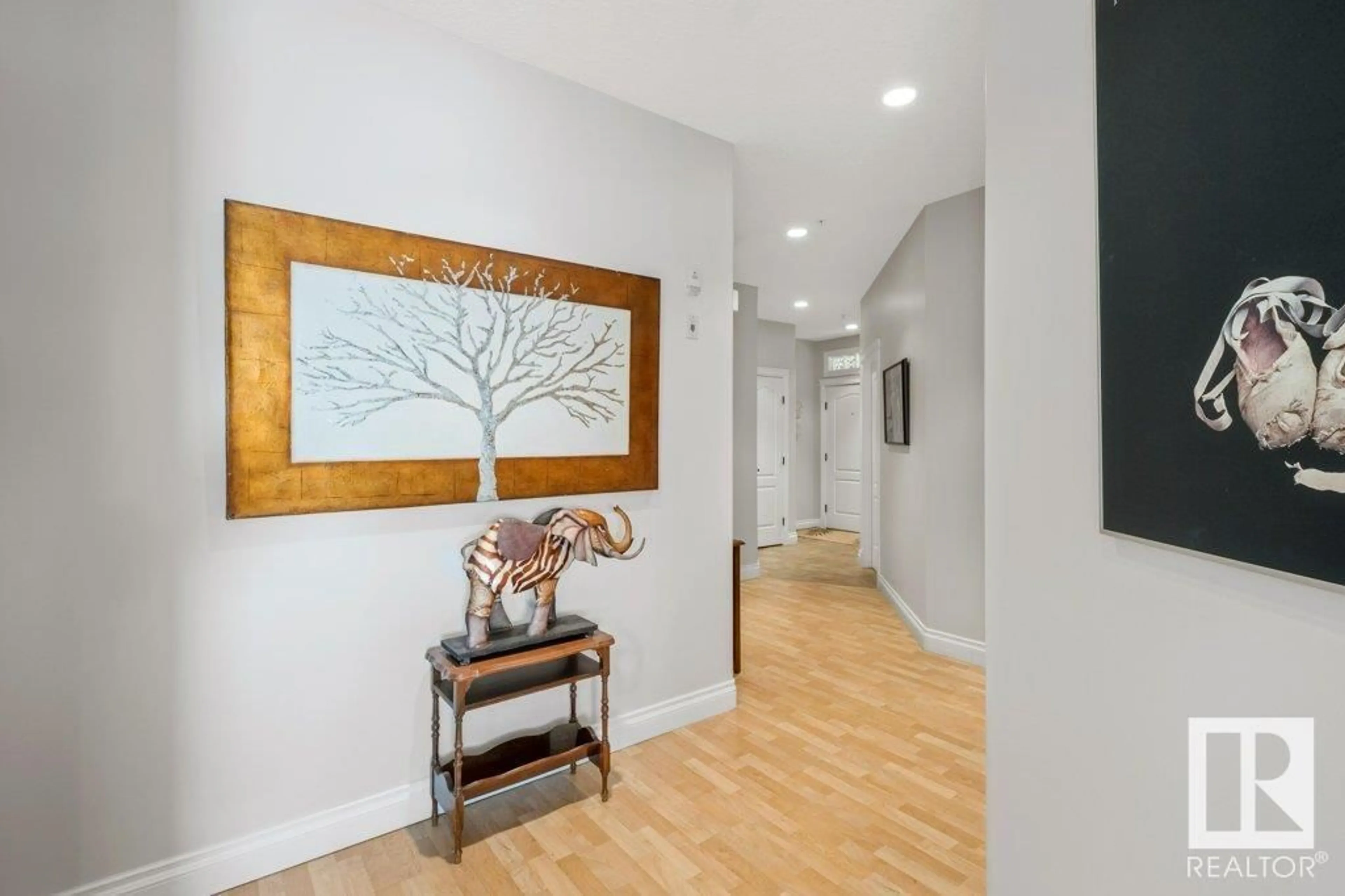Indoor entryway for 10178 - 404 117 ST, Edmonton Alberta T5K2X9