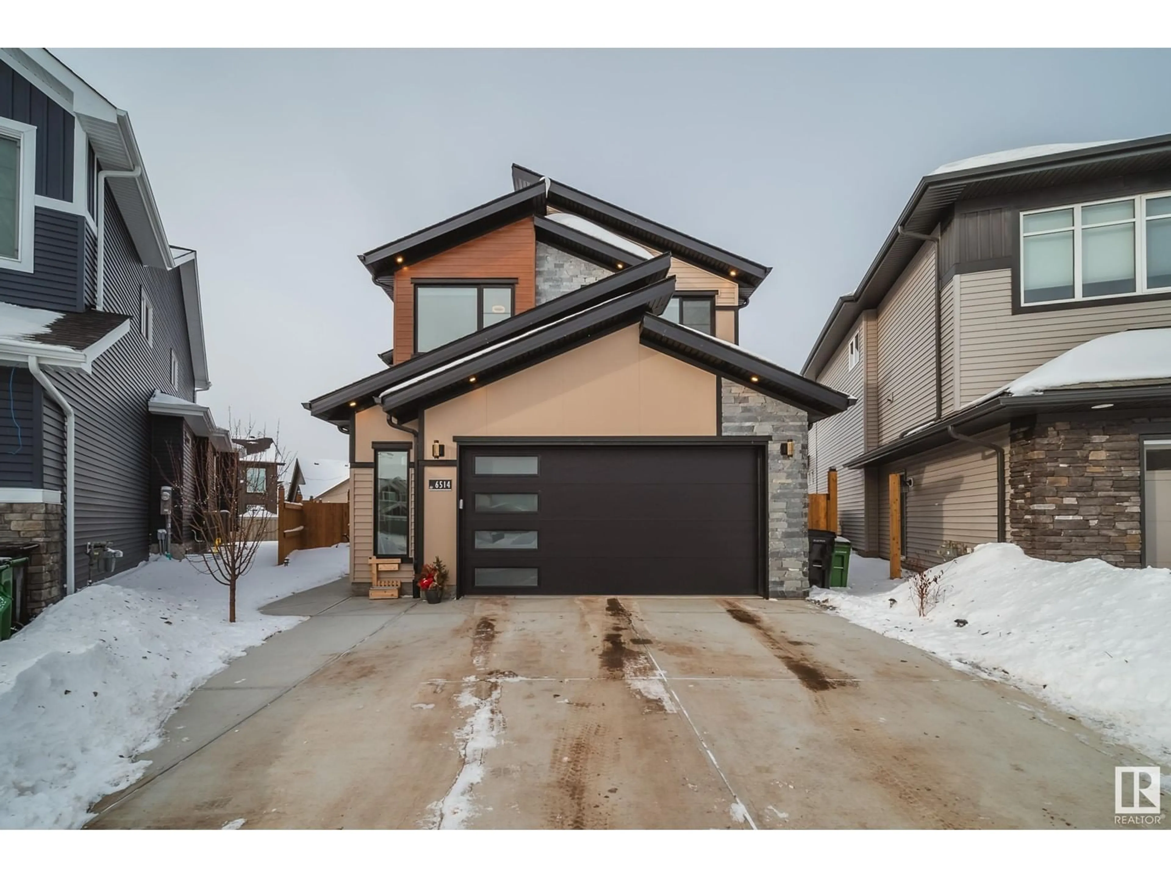 Indoor garage for 6514 CRAWFORD PL SW, Edmonton Alberta T6W3Y6