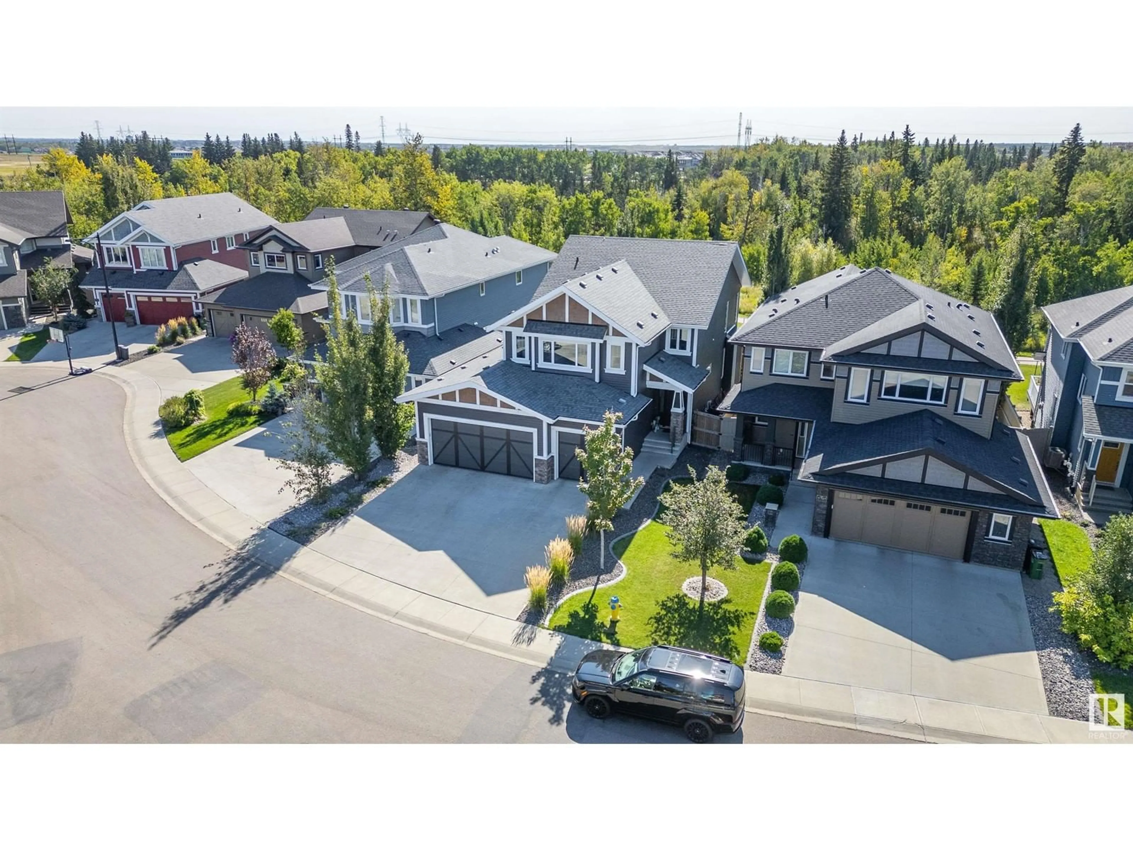 A pic from outside/outdoor area/front of a property/back of a property/a pic from drone, street for 5709 EDWORTHY LANDING LD NW, Edmonton Alberta T6M0P2