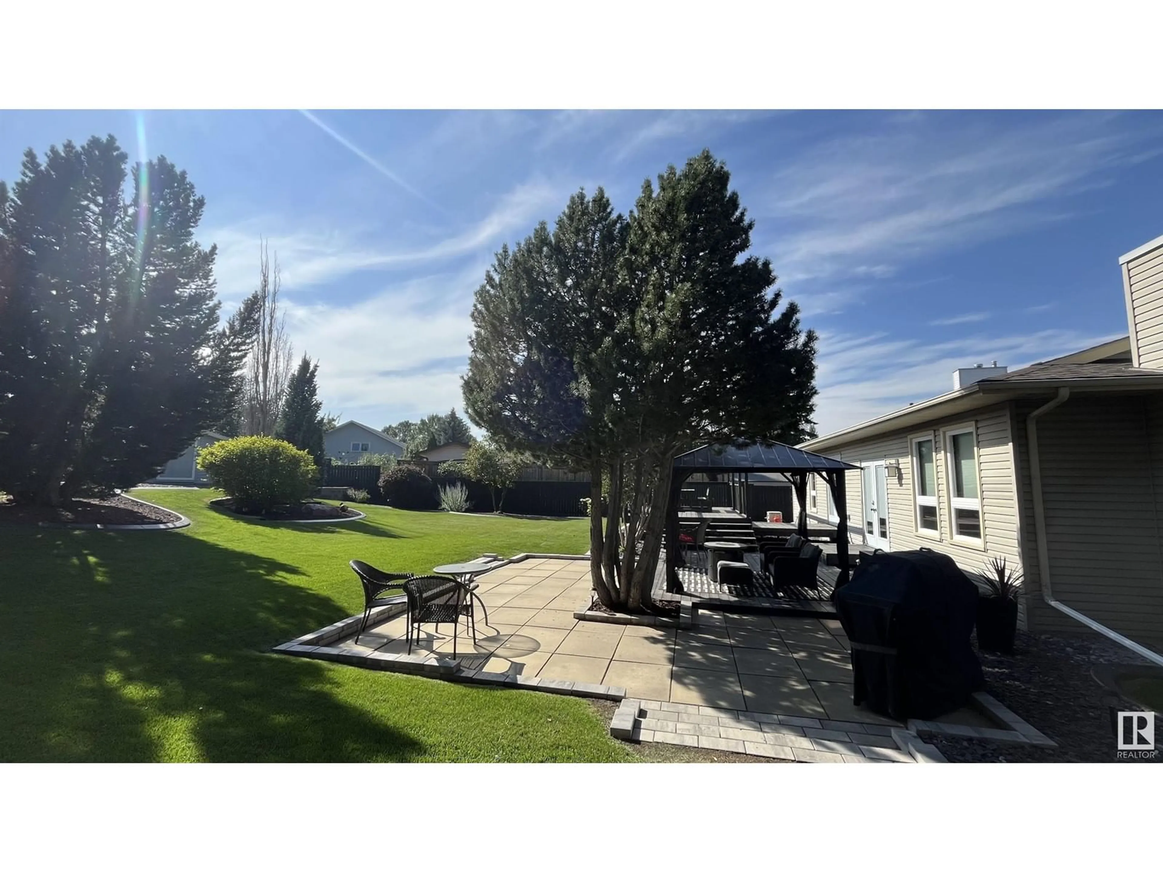 A pic from outside/outdoor area/front of a property/back of a property/a pic from drone, unknown for 9 COACHMAN PL, Sherwood Park Alberta T8H1C1