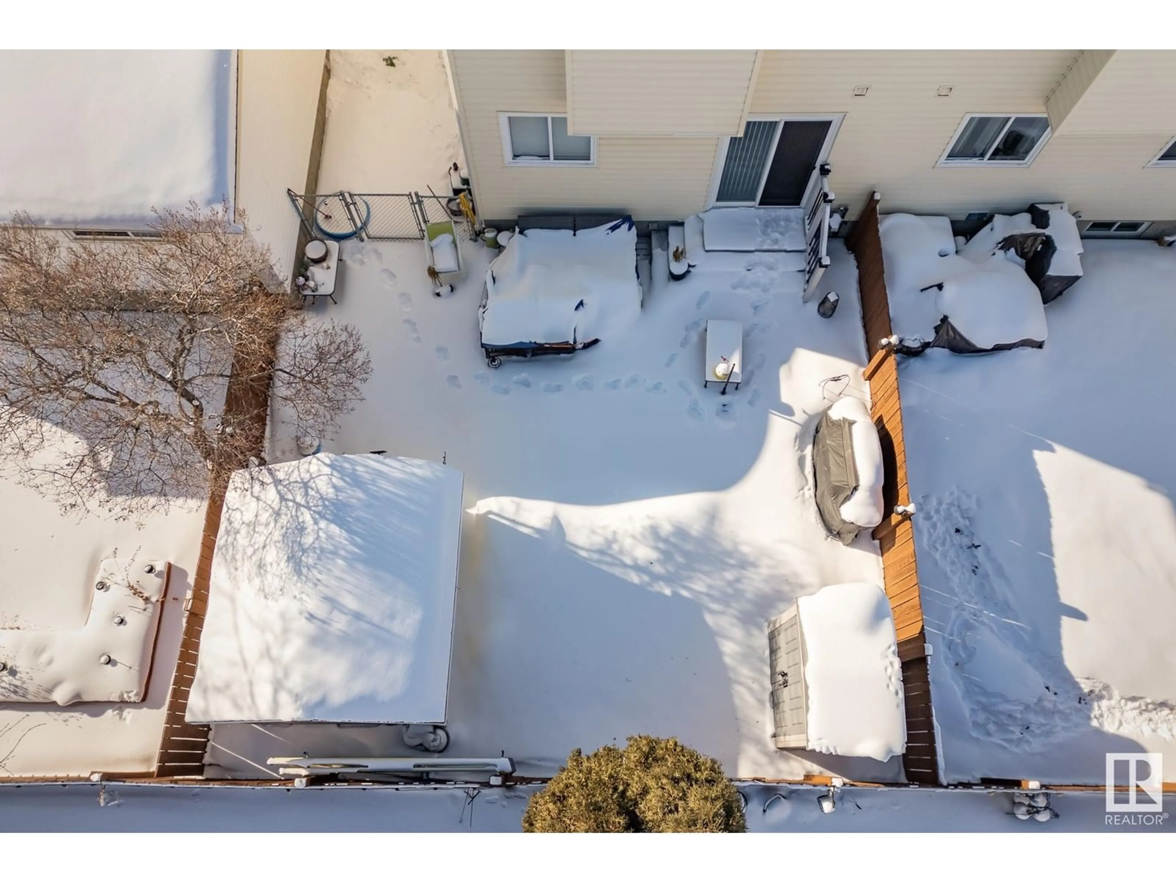 A pic from outside/outdoor area/front of a property/back of a property/a pic from drone, unknown for 10319 172 AV NW NW, Edmonton Alberta T5X5C2