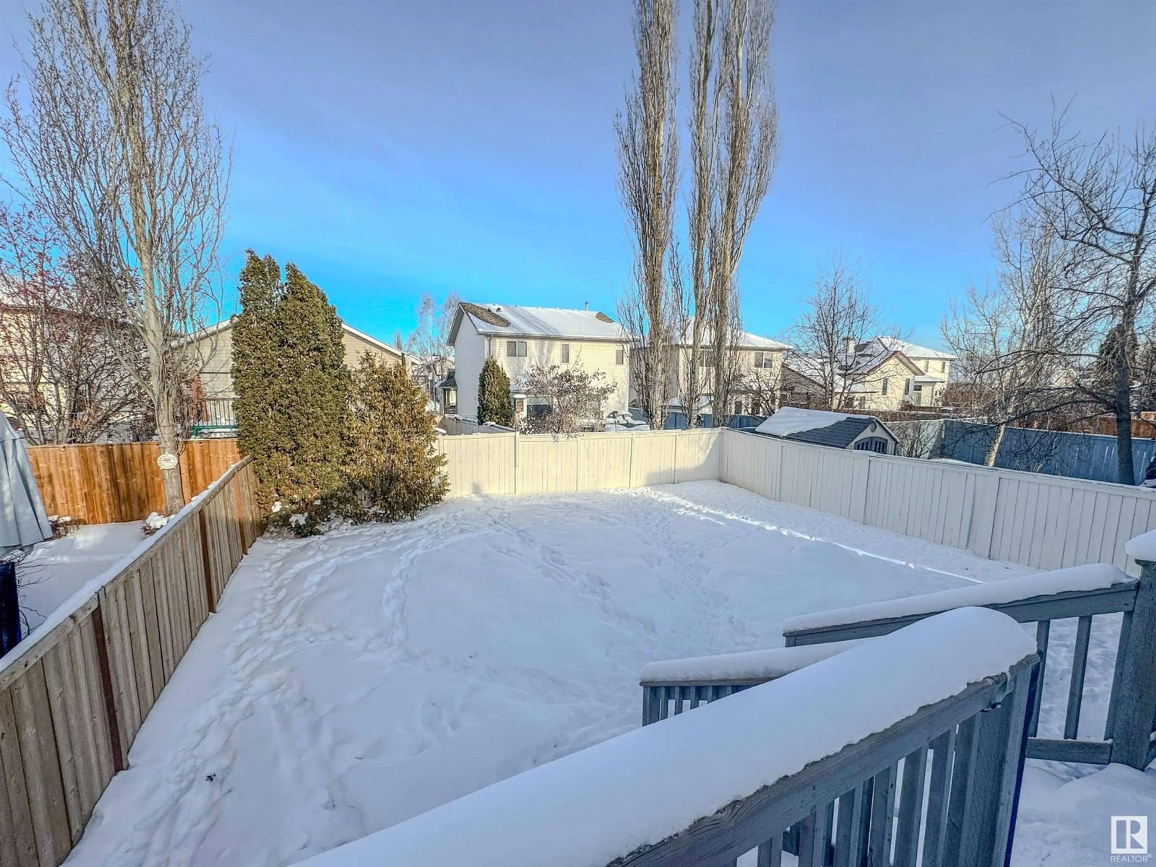 A pic from outside/outdoor area/front of a property/back of a property/a pic from drone, mountain view for 60 FOXHAVEN CO, Sherwood Park Alberta T8A5X1