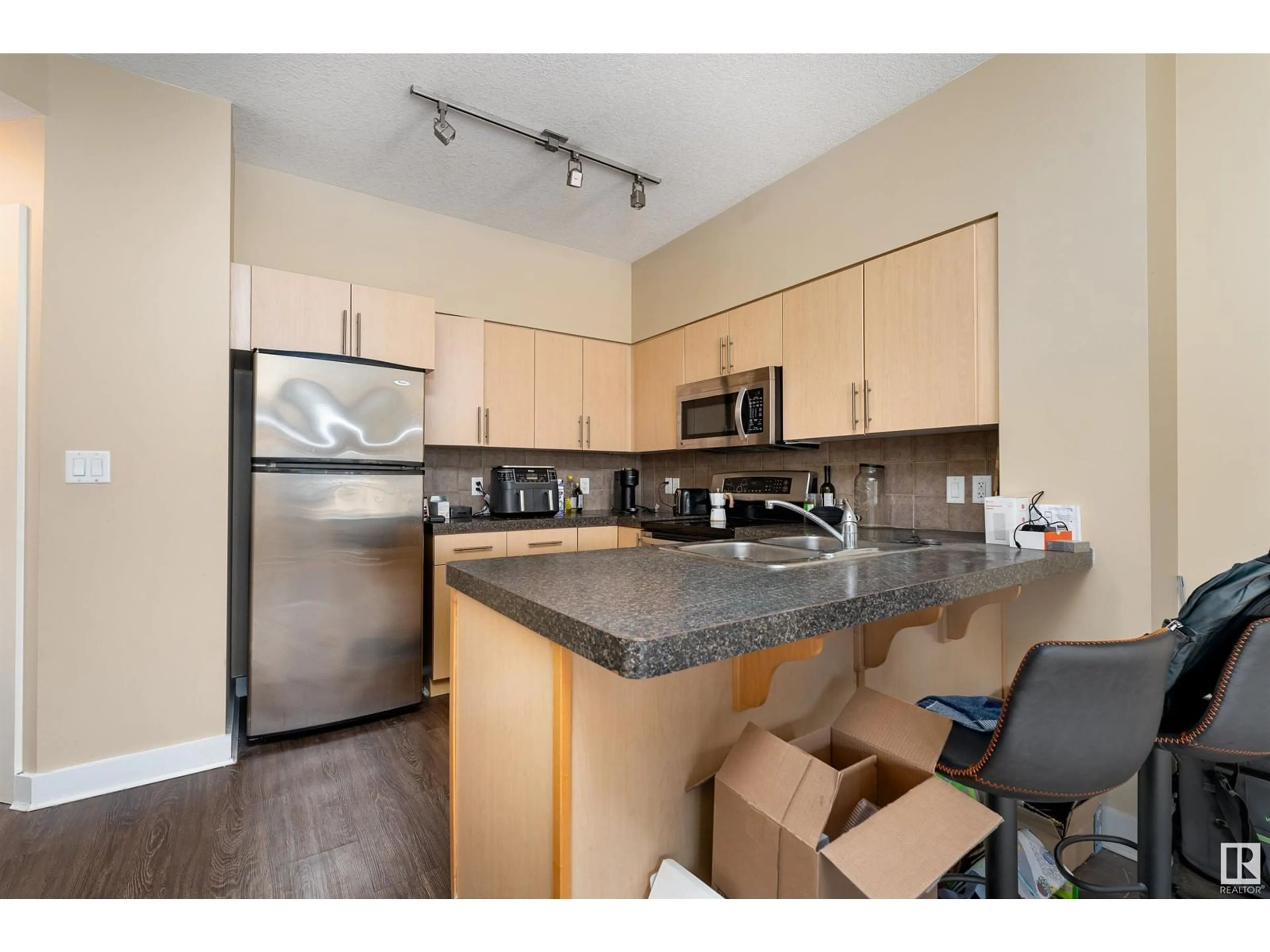 Standard kitchen, unknown for #804 10136 104 ST NW, Edmonton Alberta T5J0B5