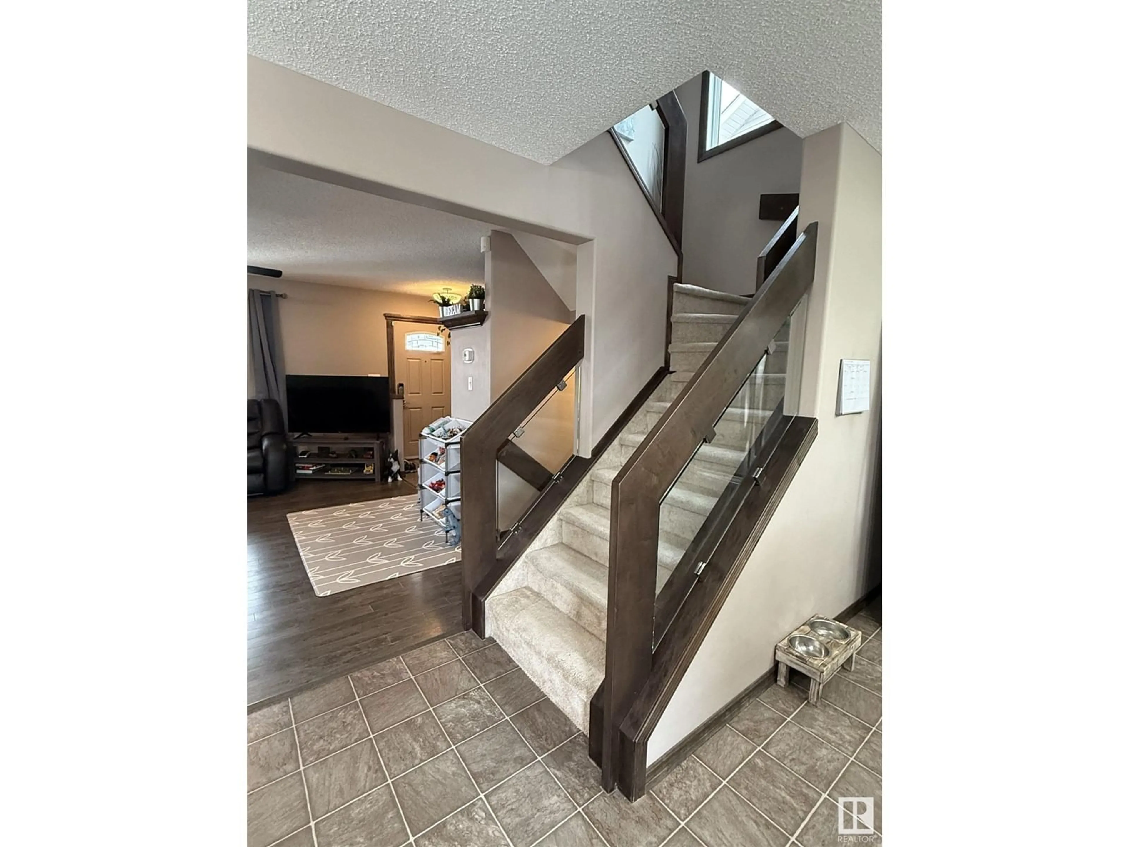 Stairs for 50 HEWITT CI, Spruce Grove Alberta T7X0P2