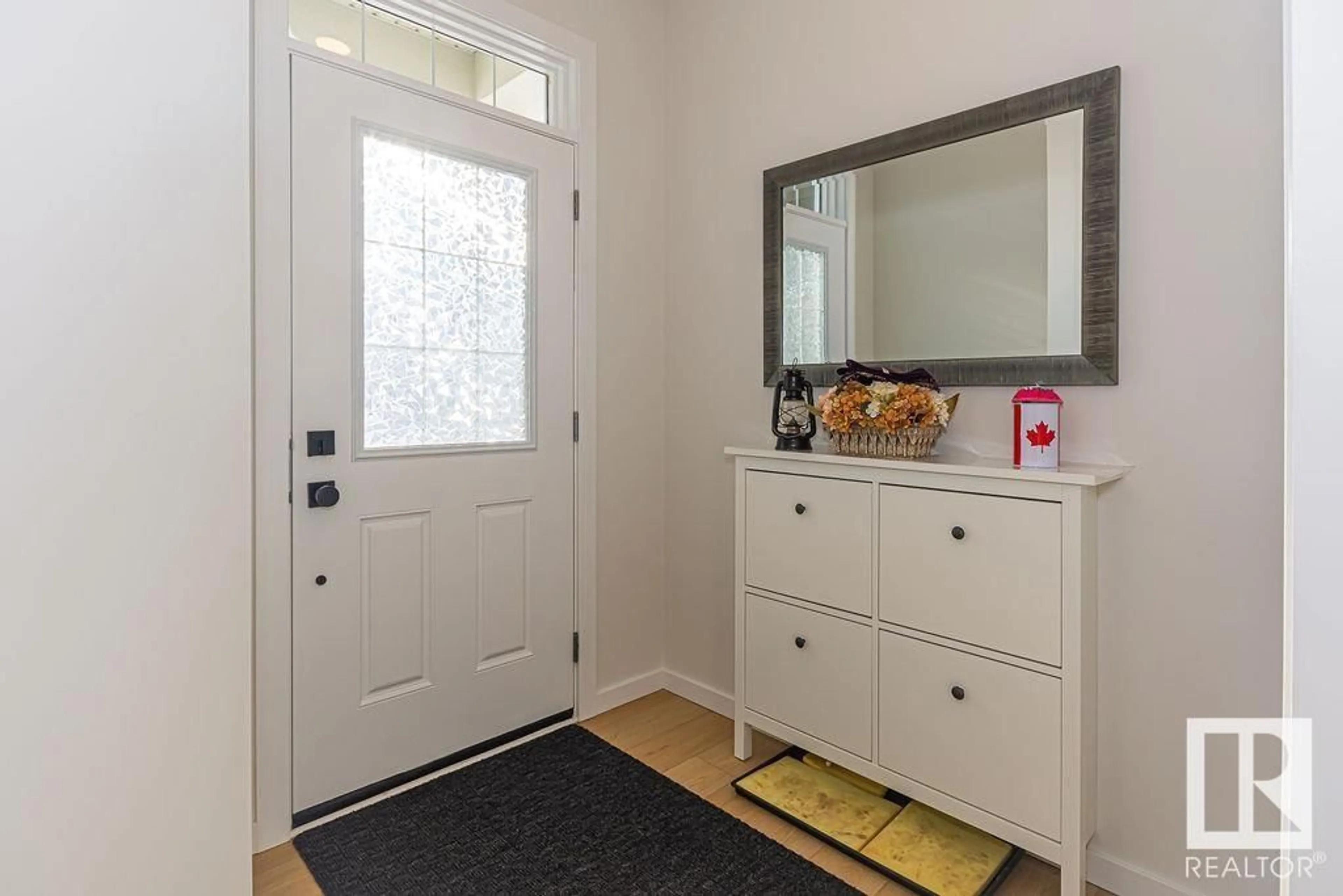 Indoor entryway for 22830 82A AV, Edmonton Alberta T5T4H5