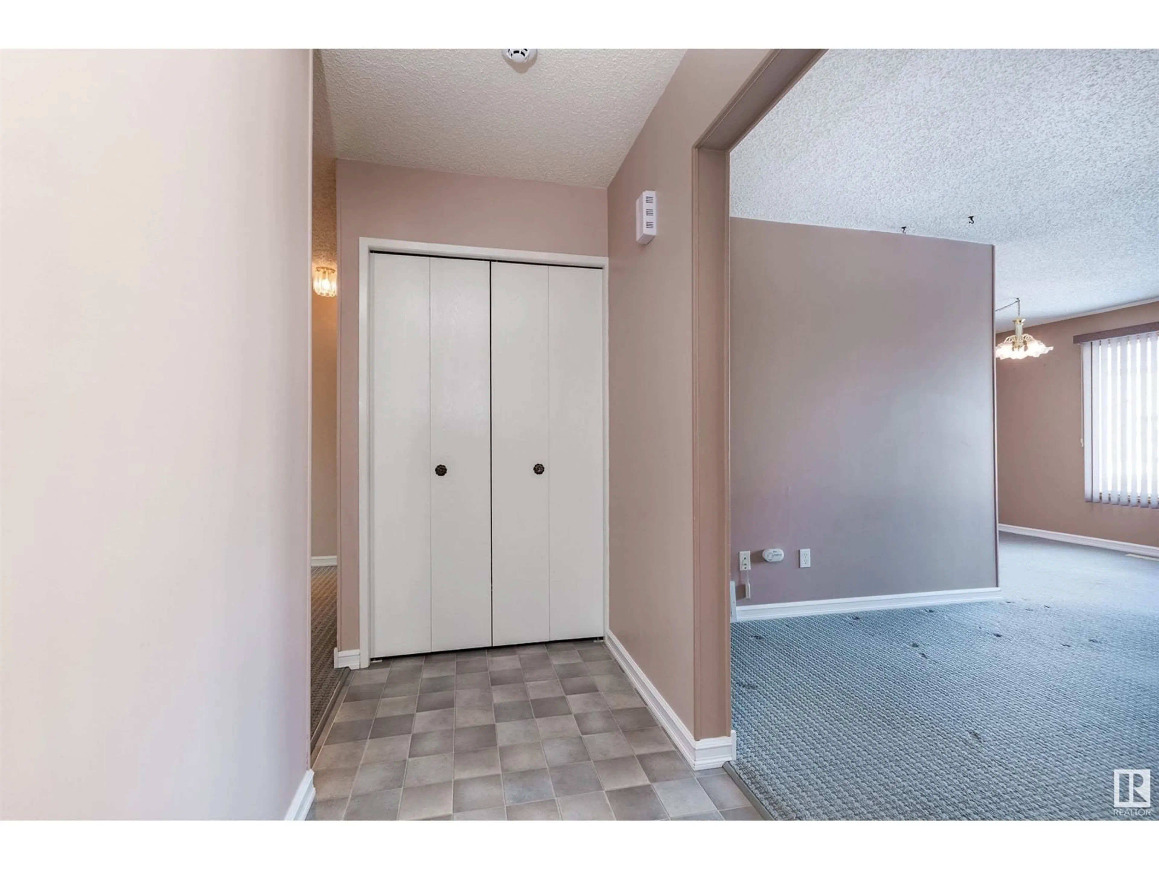 Indoor entryway for 2329 138A AV NW, Edmonton Alberta T5Y1B9