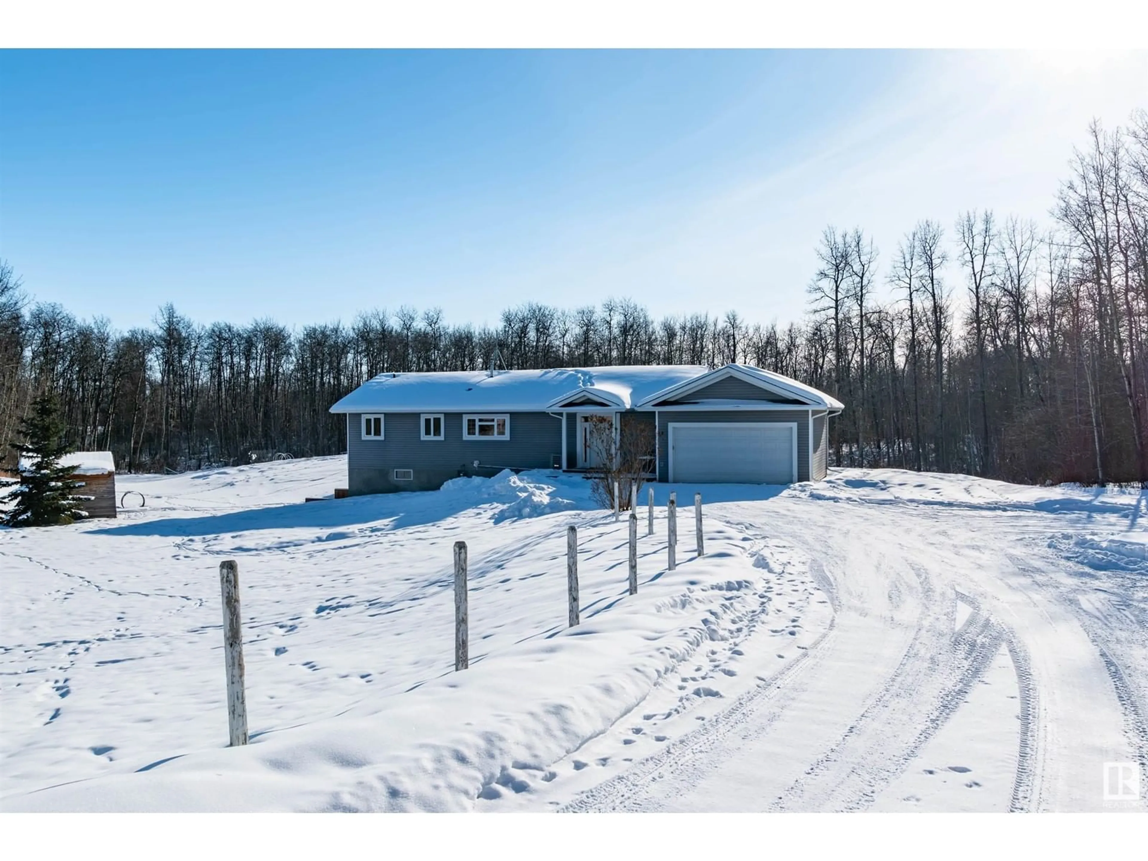 A pic from outside/outdoor area/front of a property/back of a property/a pic from drone, unknown for 85 51219 RR 195, Rural Beaver County Alberta T0B4J1