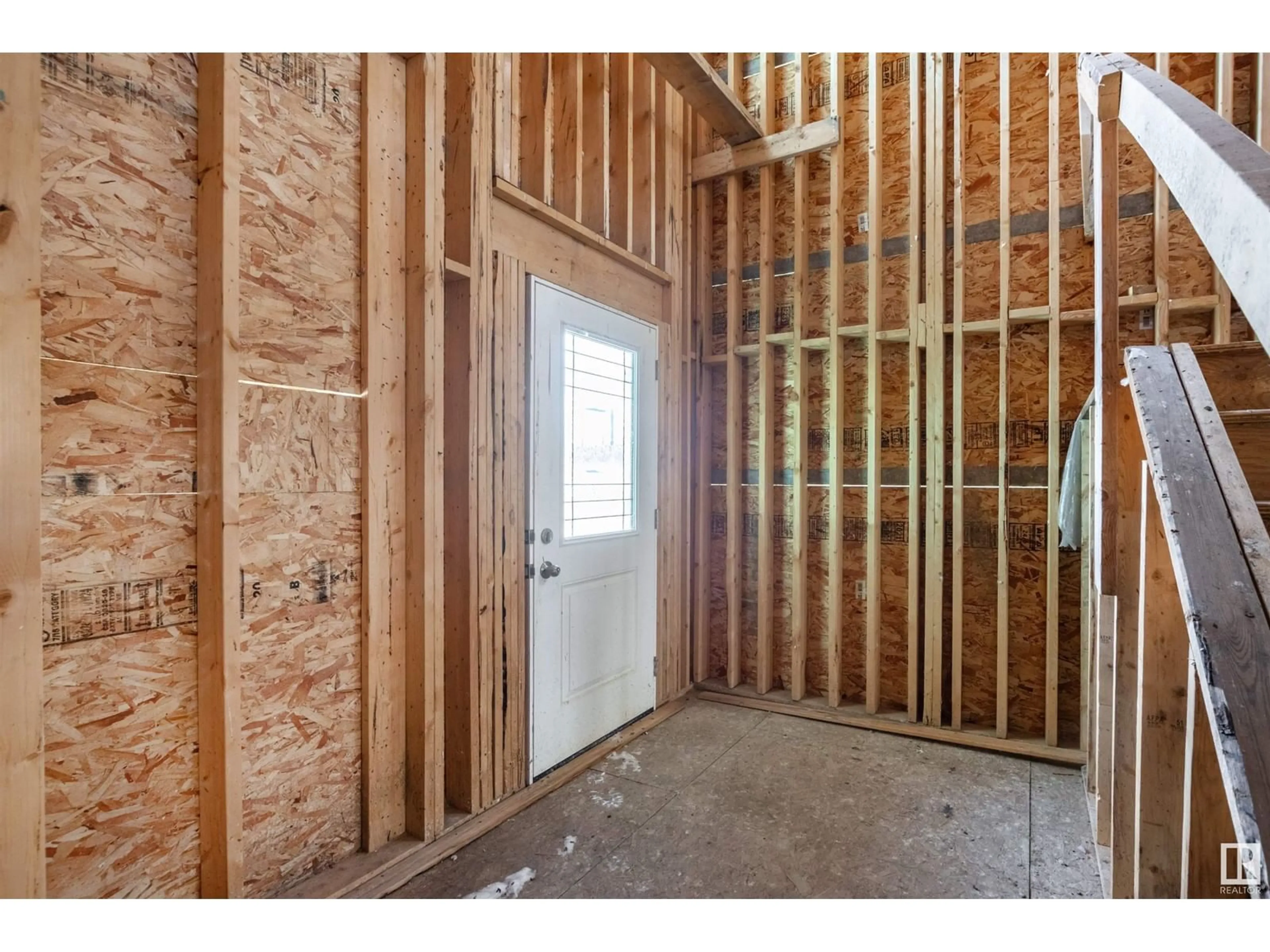 Indoor entryway for 5736 176 AV NW, Edmonton Alberta T5Y0Y2