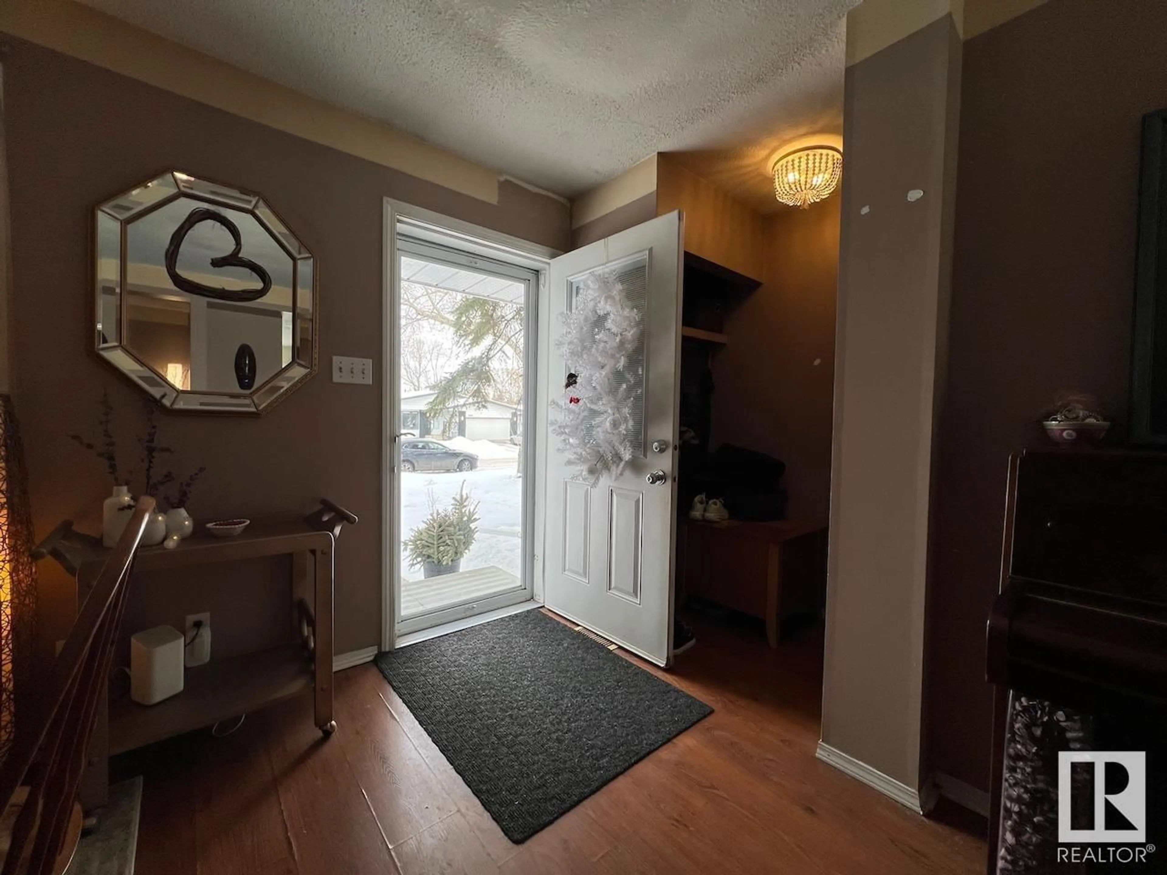 Indoor entryway for 18291 74 AV NW, Edmonton Alberta T5T2G6