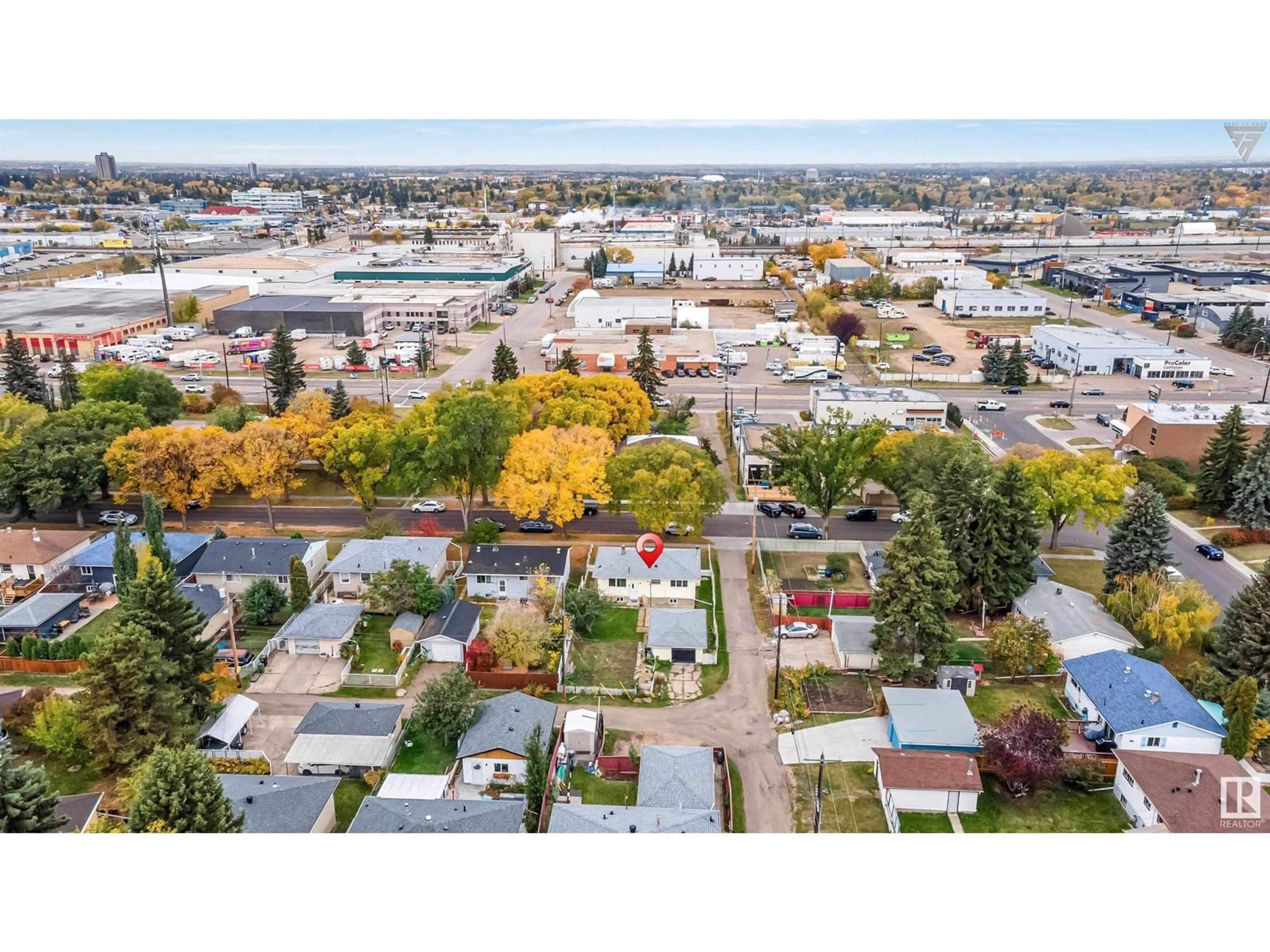 A pic from outside/outdoor area/front of a property/back of a property/a pic from drone, street for 6515 98a street NW, Edmonton Alberta T6E3N1