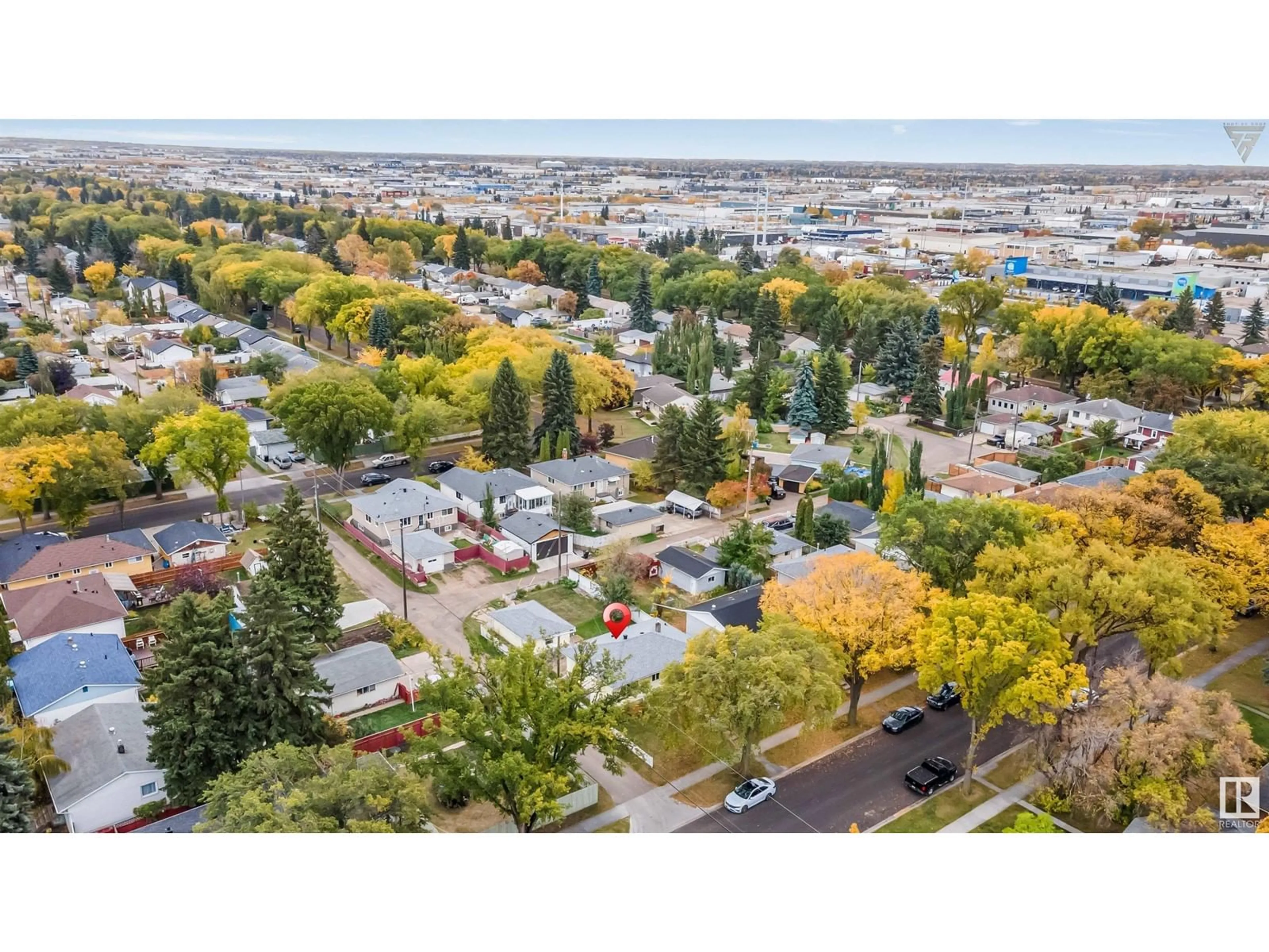 A pic from outside/outdoor area/front of a property/back of a property/a pic from drone, street for 6515 98a street NW, Edmonton Alberta T6E3N1