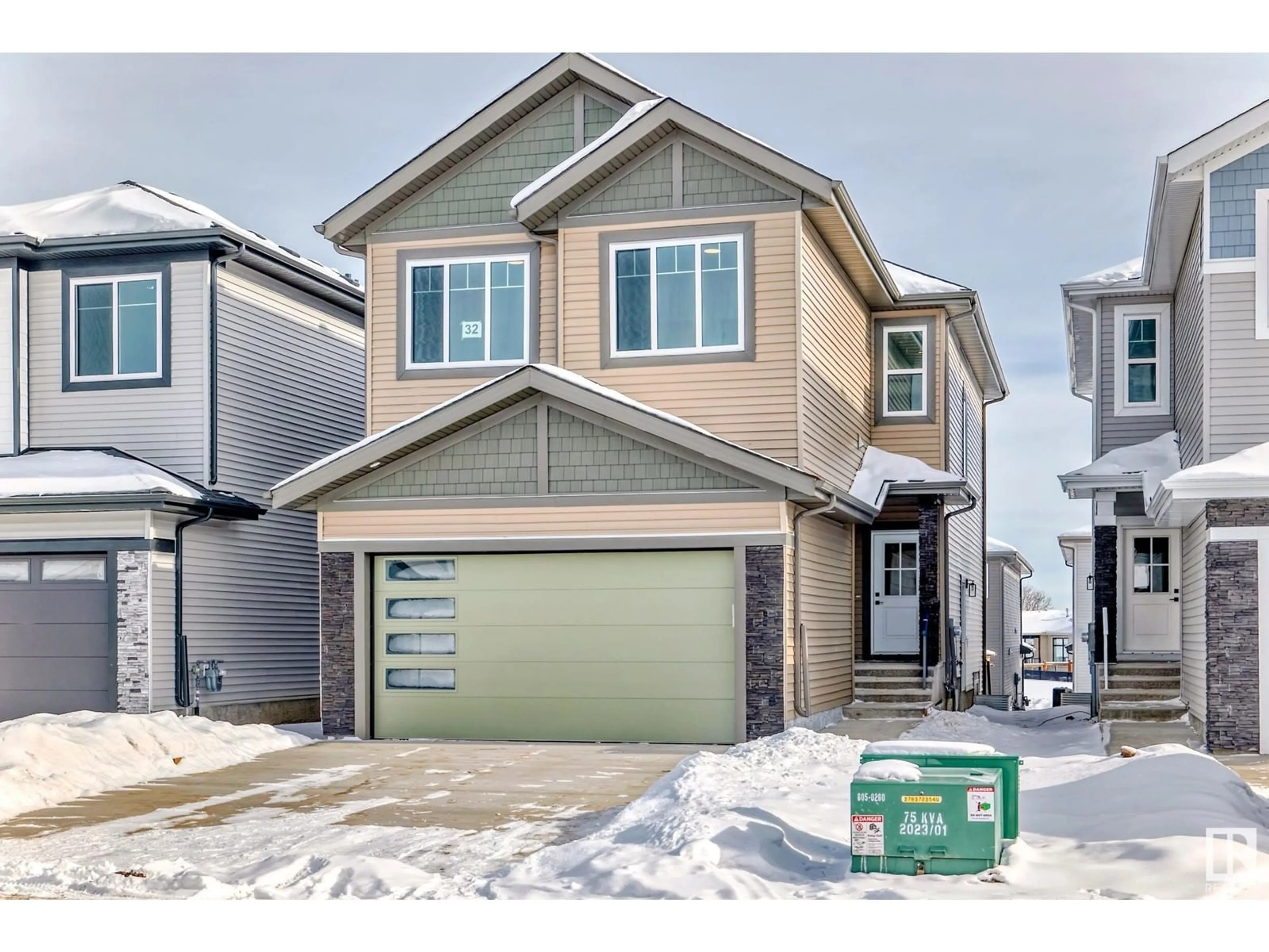 Home with vinyl exterior material, street for 32 ASHBURY CR, Spruce Grove Alberta T7X3C6